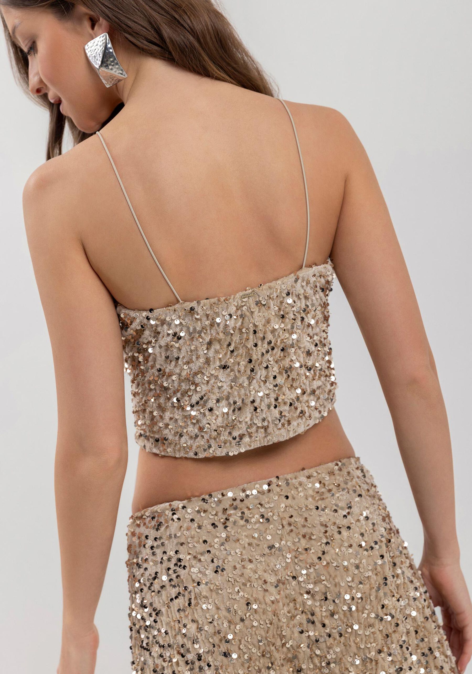 Blusa Curta De Alças Em Malha De Veludo Com Paetês, . Blusa Curta De Alças Em Malha De Veludo Com Paetês, , large.