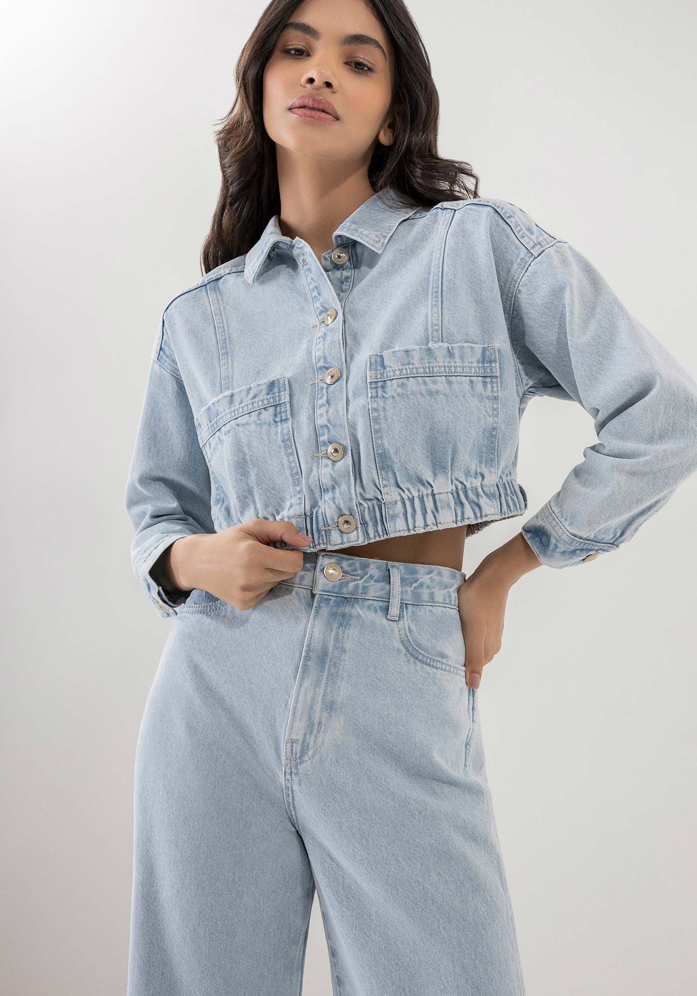 Jaqueta Jeans Cropped com Amarra&ccedil;&atilde;o Barra, , large.