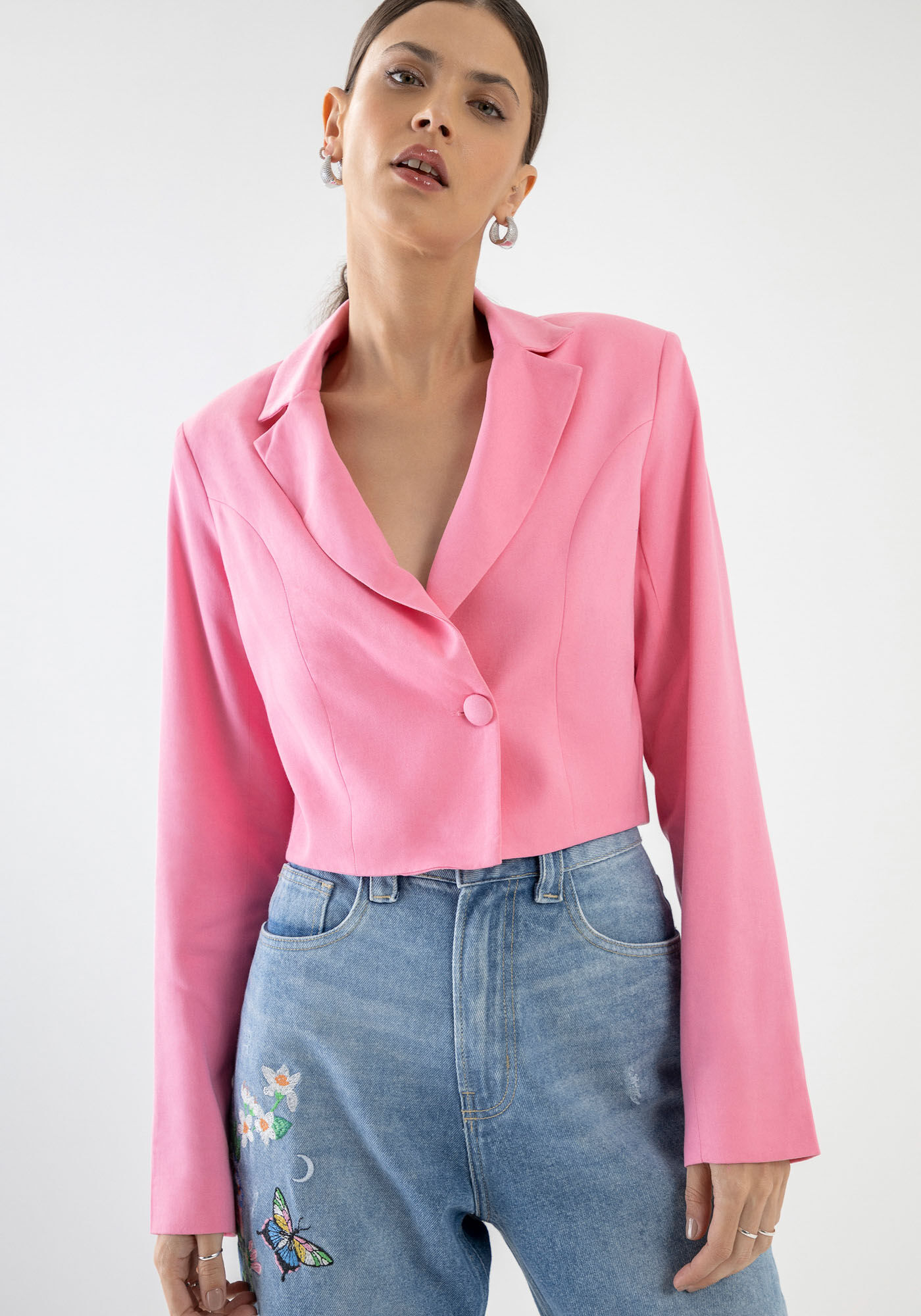 Blazer Cropped em Viscose com Abotoamento &Uacute;nico, , large.
