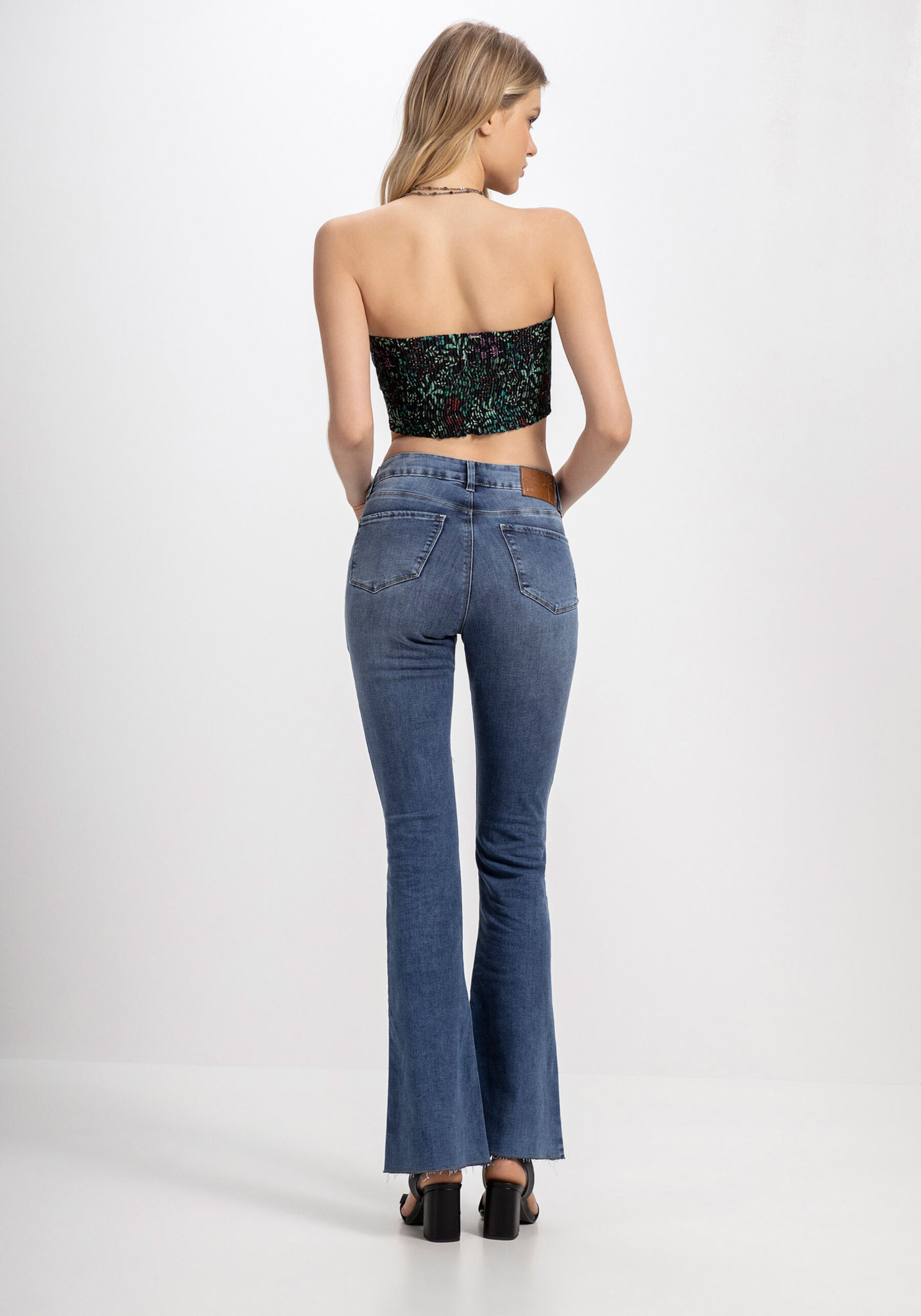 Calça Jeans Boot Cut com Cintura Super Alta, JEANS. Calça Jeans Boot Cut com Cintura Super Alta, JEANS, large.