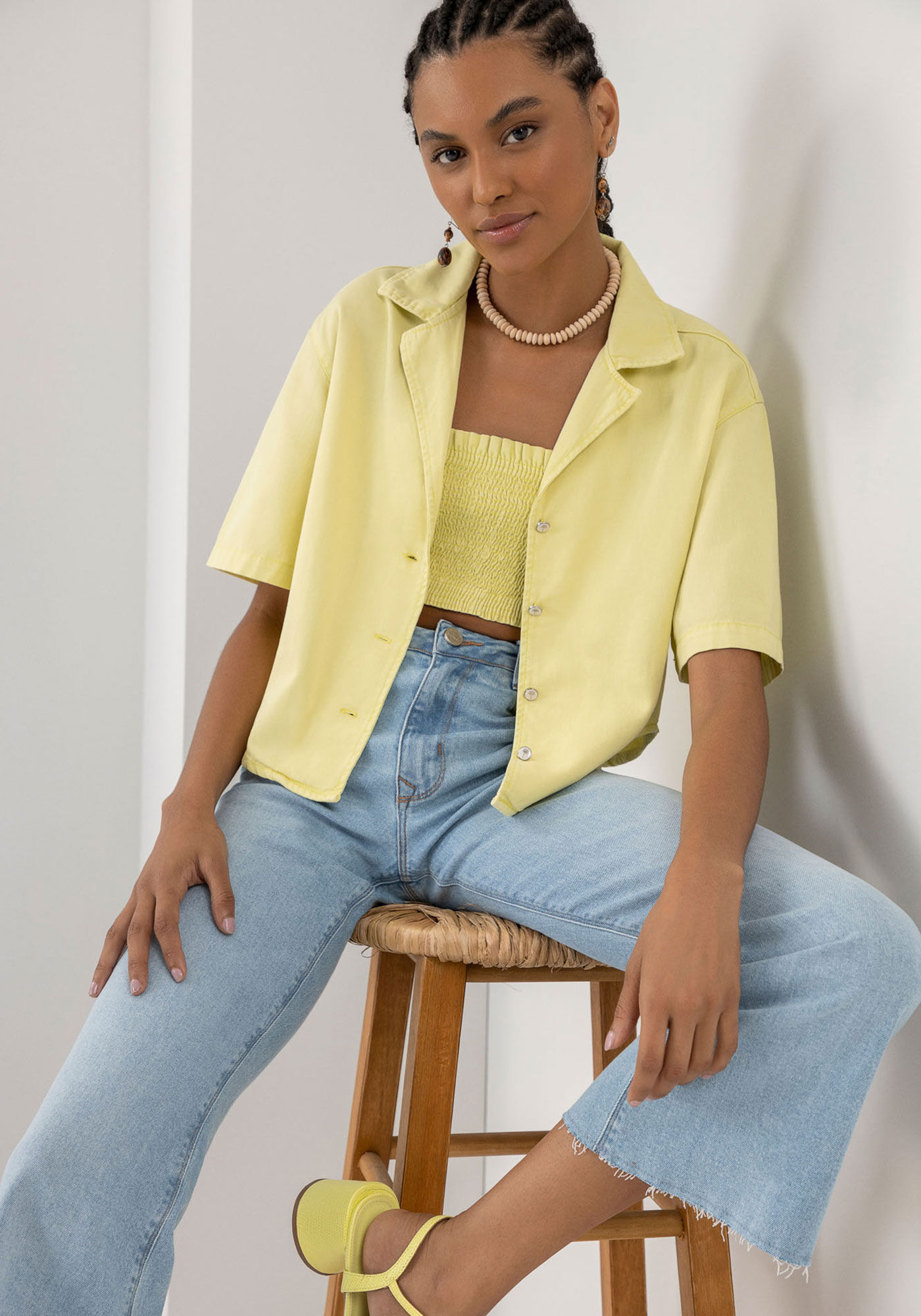 Calça jeans cintura alta com cropped hot sale e blazer
