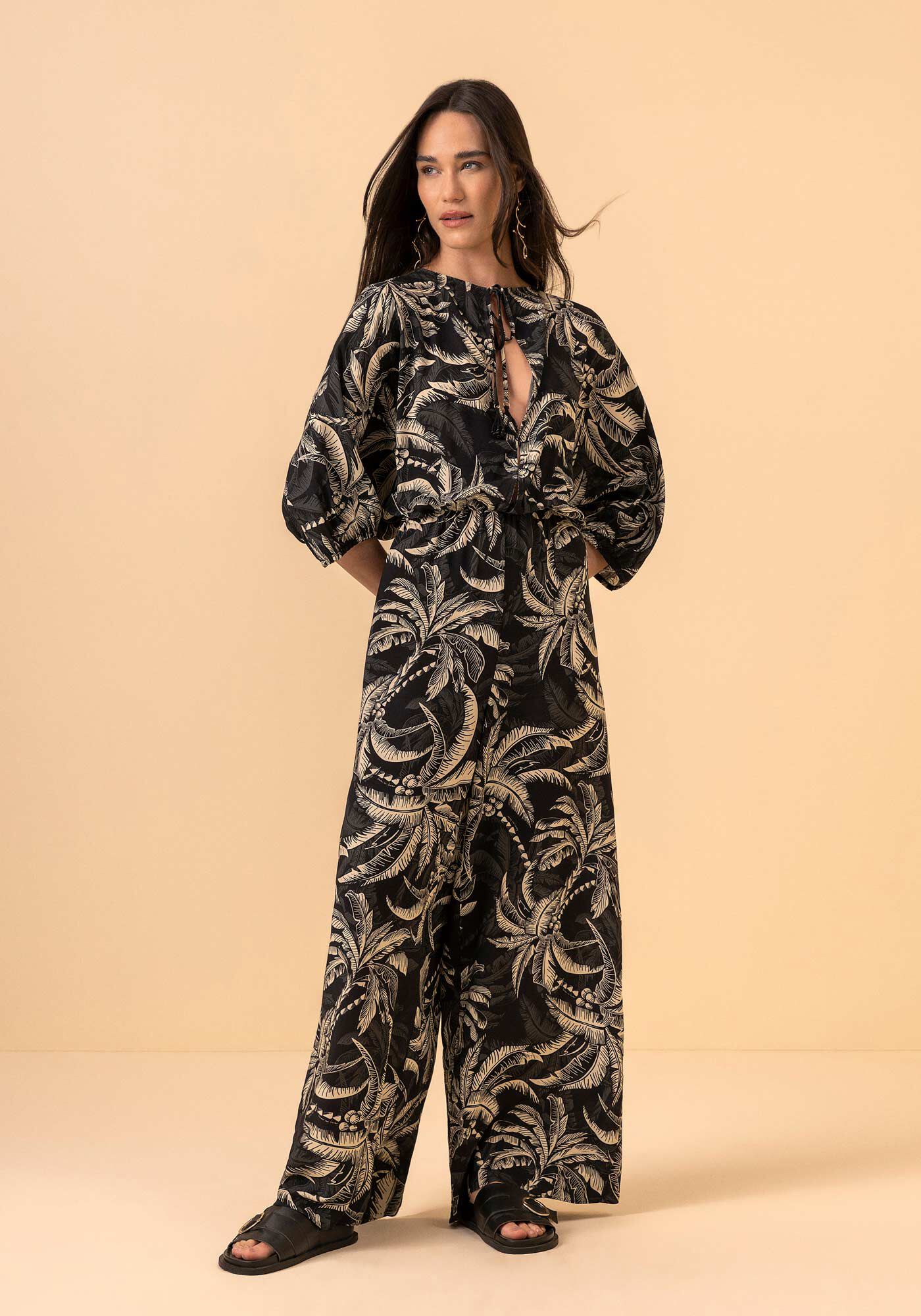 Macac&atilde;o Longo Estampado Com Mangas 3/4 E Amarra&ccedil;&atilde;o, COQUEIRO PRETO, large.