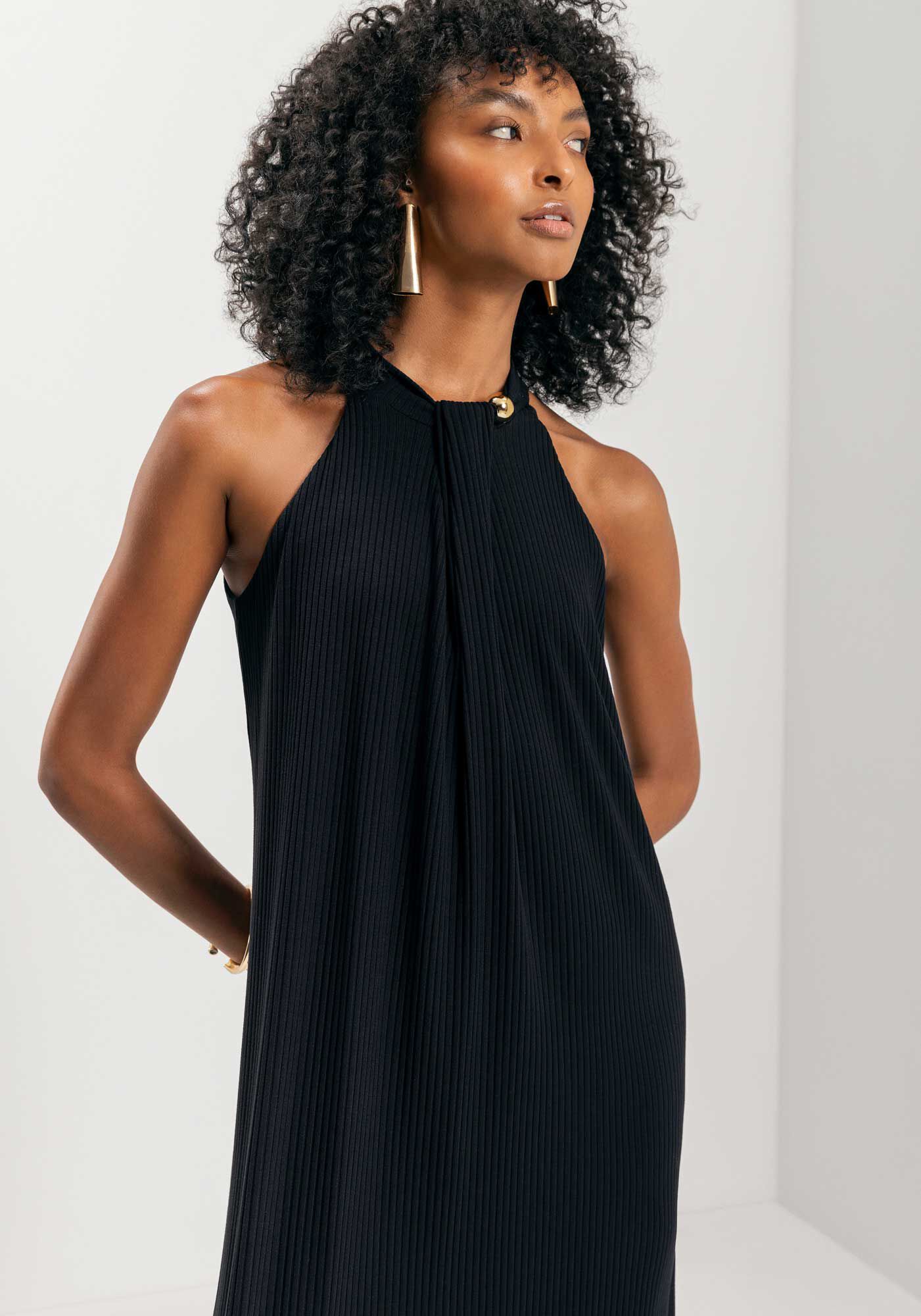 Vestido Longo Com Enfeite Na Gola Em Malha Canelada, PRETO, large.