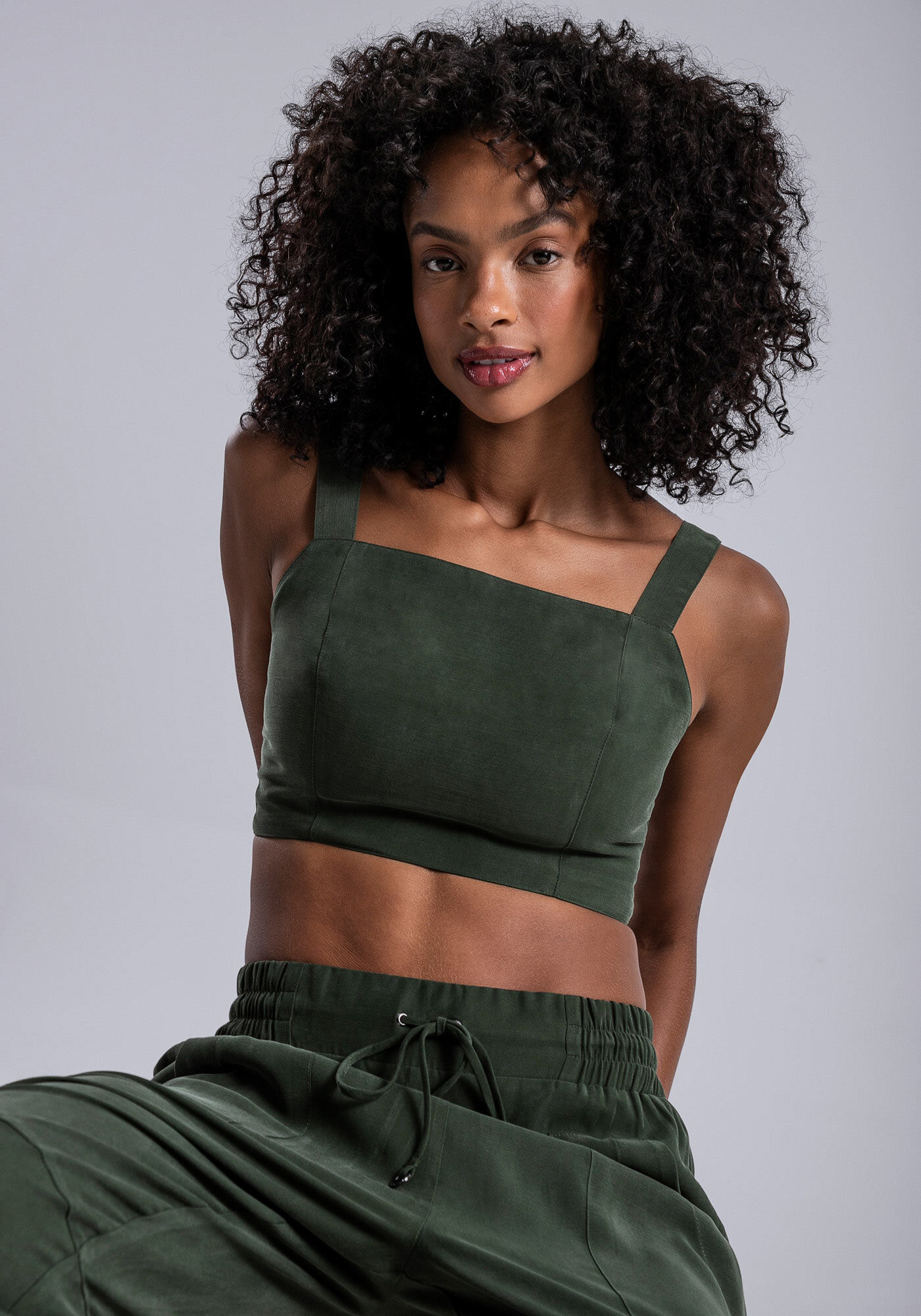 Blusa Cropped em Tecido Acetinado com El&aacute;stico, , large.