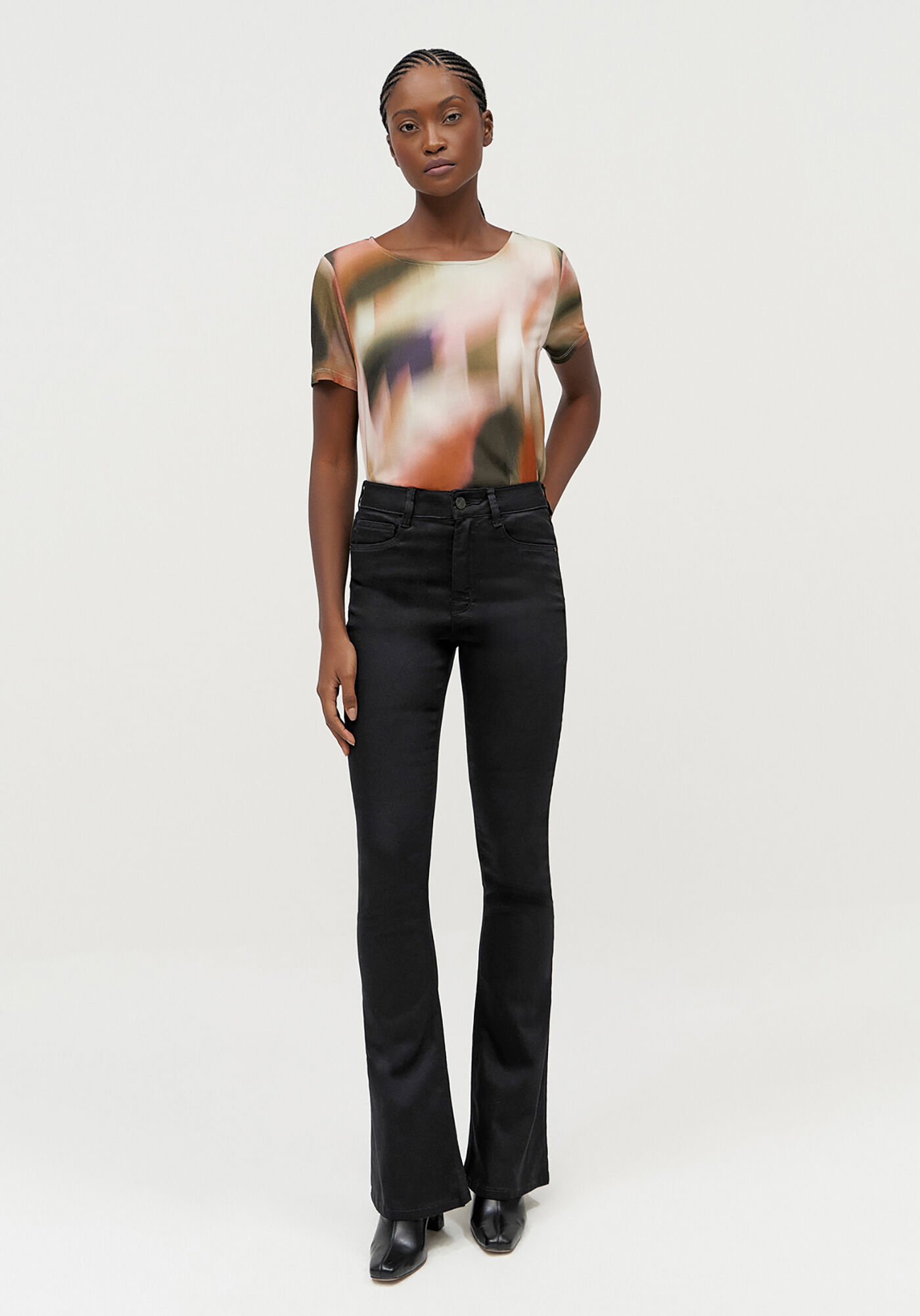 Cal&ccedil;a Sarja Boot Cut Sustent&aacute;vel Ever Black, PRETO REATIVO, large.