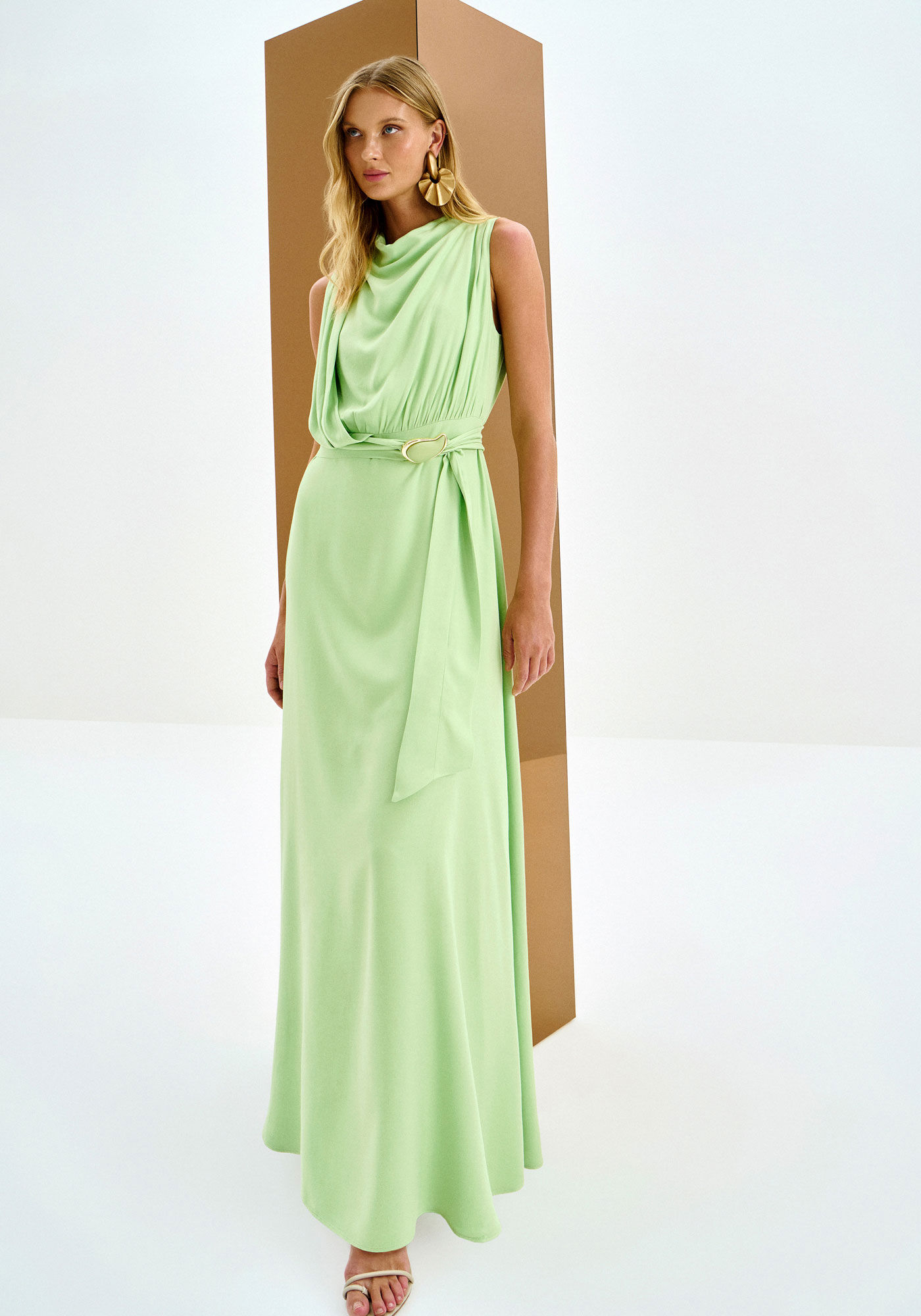 Vestido Longo em Viscose com Gola Degag&ecirc;, VERDE CIMENS, large.