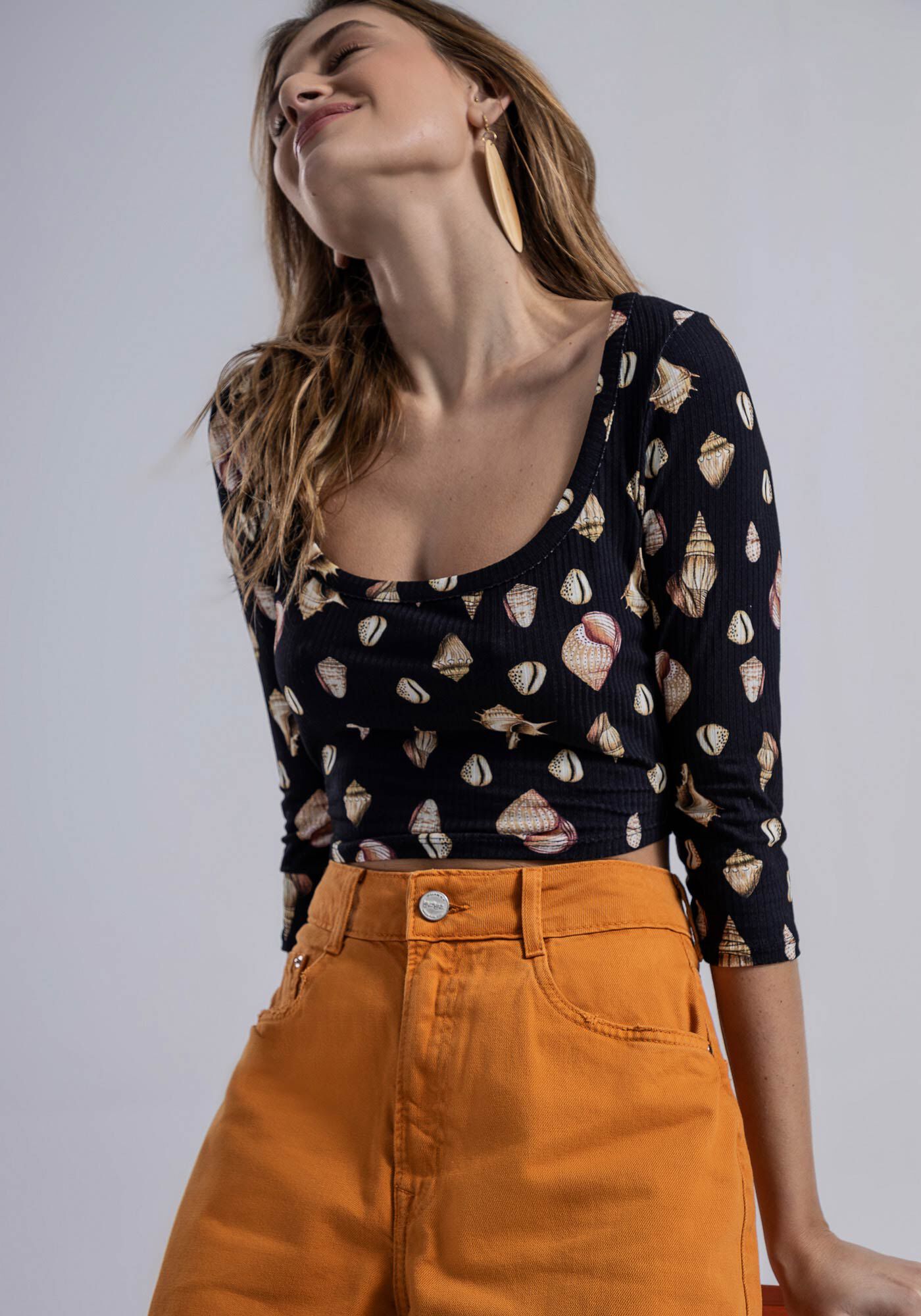 Blusa Cropped Canelada Manga 3/4 Estampada, , large.