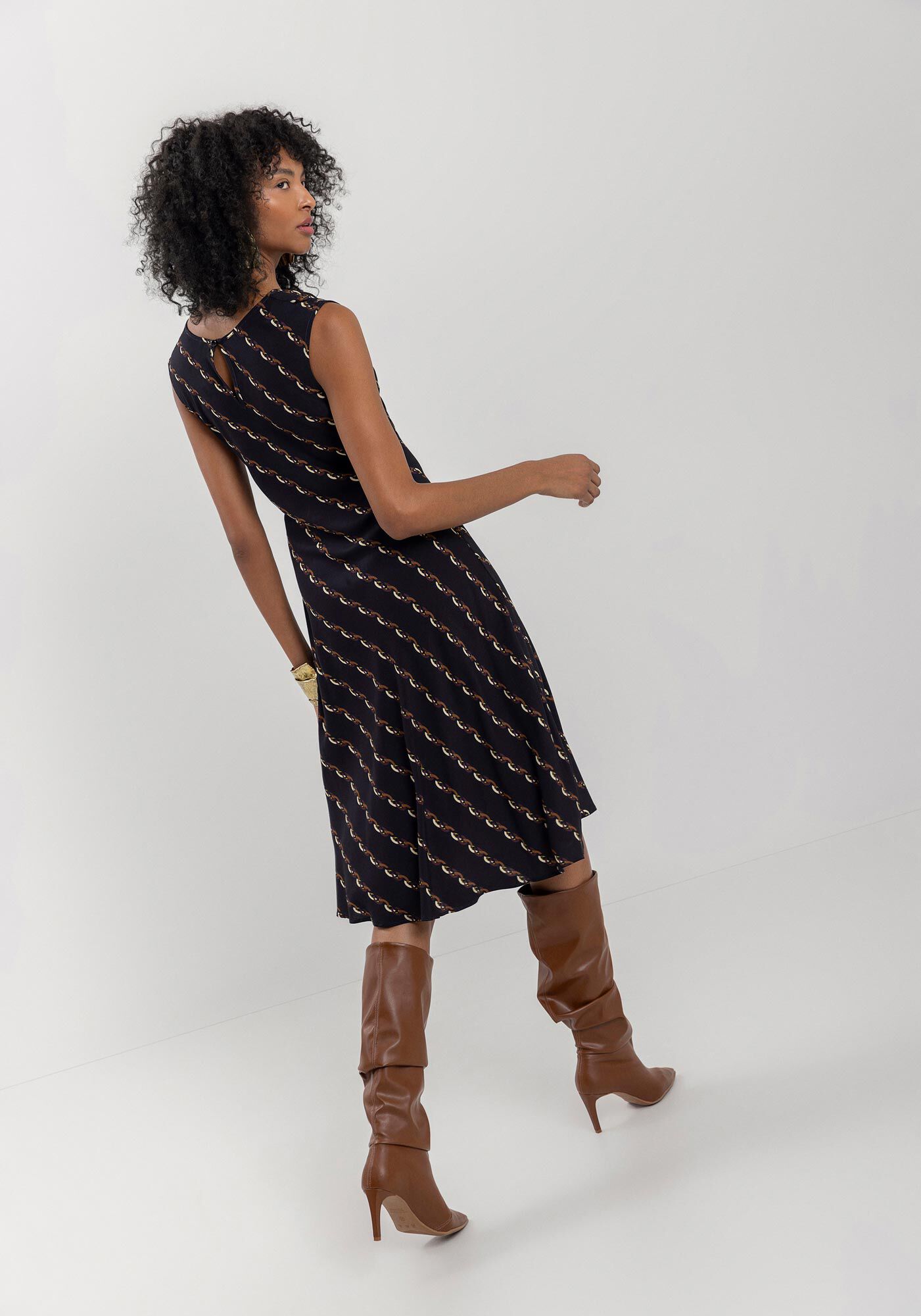 Vestido Midi Sem Mangas Estampado Com Gola Degag&ecirc;, , large.