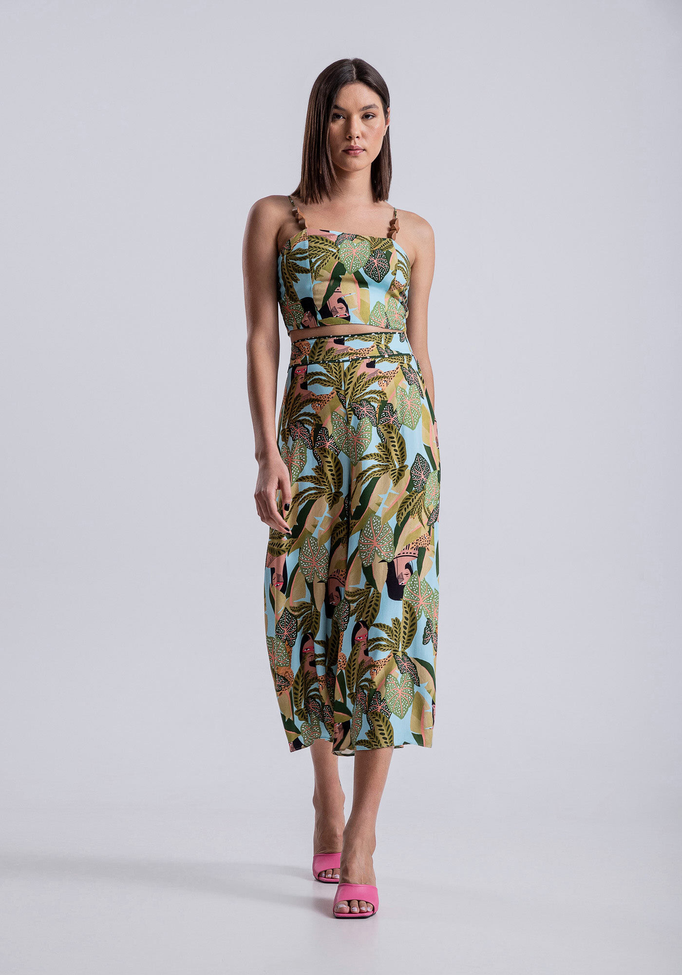 Blusa Cropped em Viscose com Detalhe Al&ccedil;as, , large.