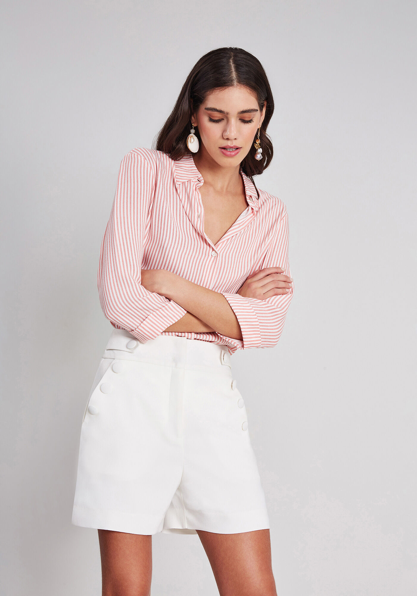 Shorts Cintura Alta Bot&otilde;es, , large.