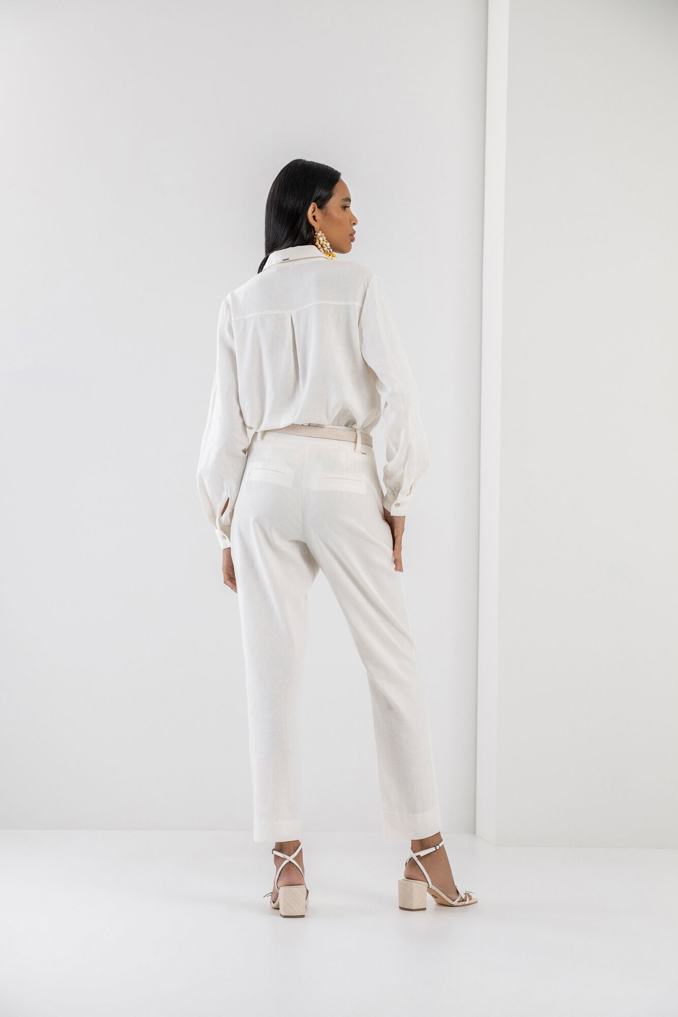 Cal&ccedil;a Skinny em Linho com Detalhe Lapela, , large.