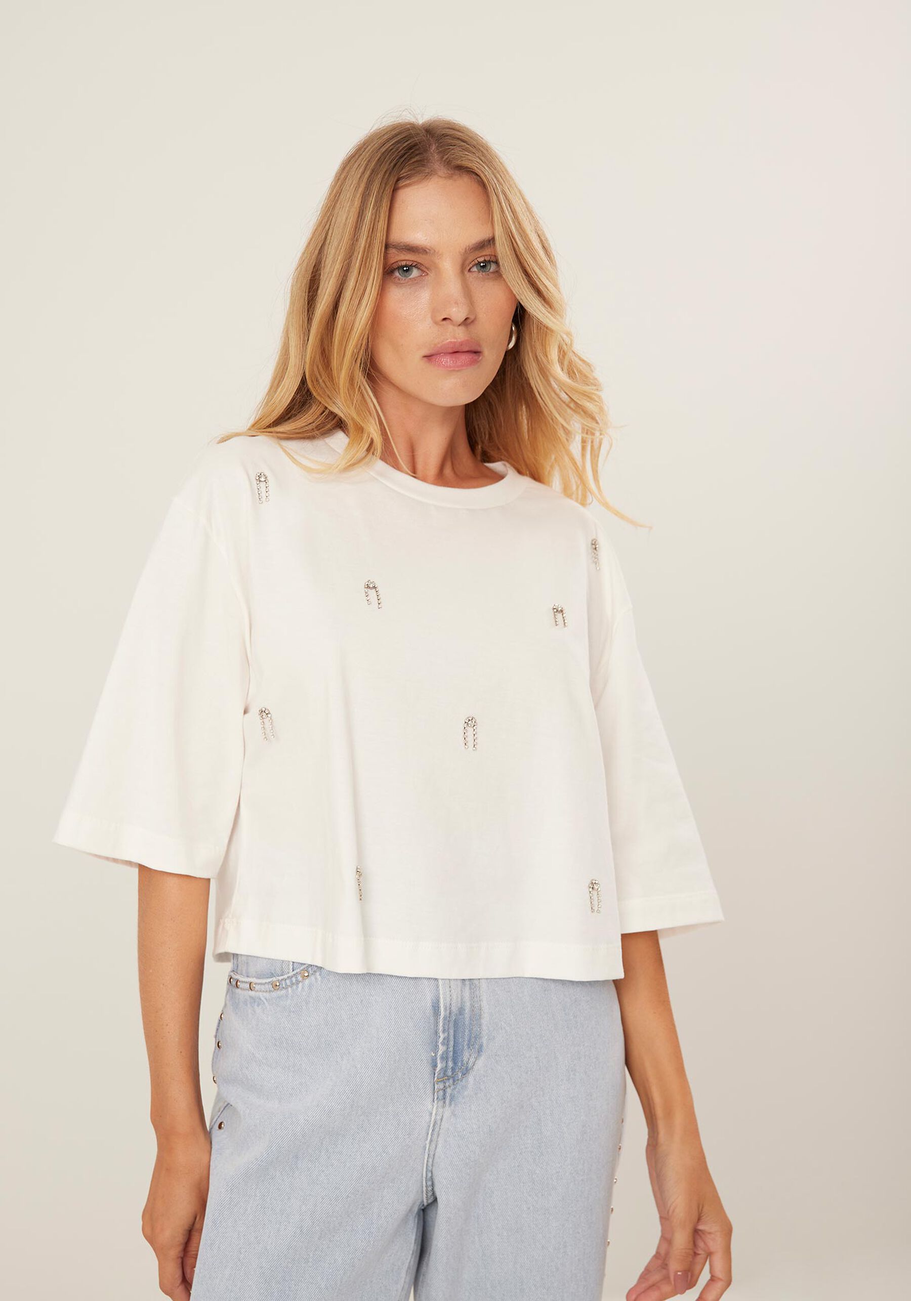 T-shirt Curta PresenteávelMalha Prime com Strass, . T-shirt Curta PresenteávelMalha Prime com Strass, , large.