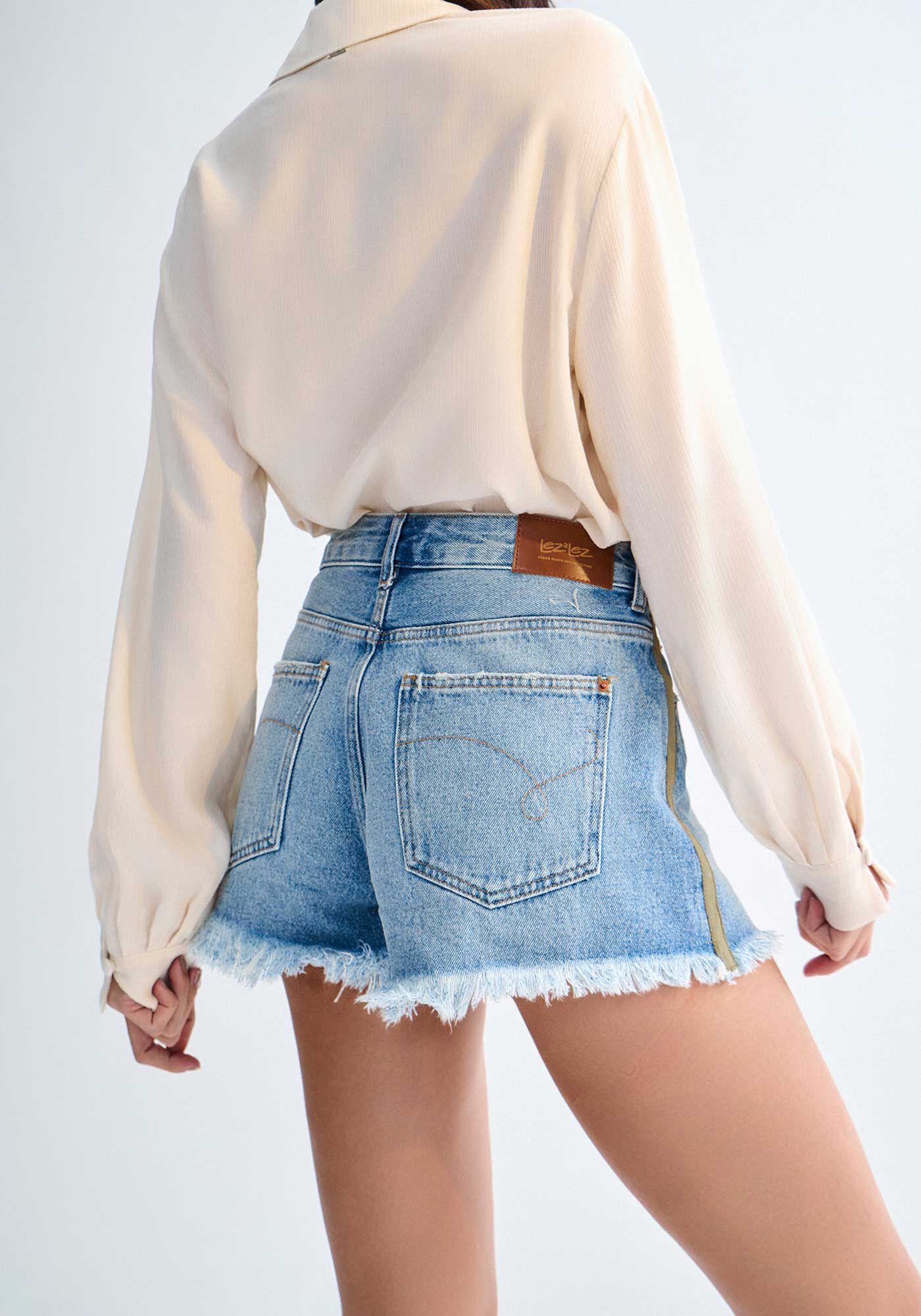 Shorts Jeans Linha A Cintura Alta com Barra Desfiada, , large.