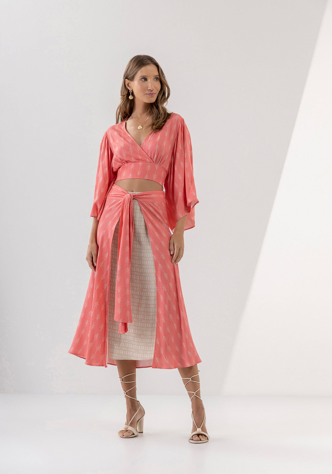 Blusa Cropped Estampa com Manga 3/4 Flare, , large.