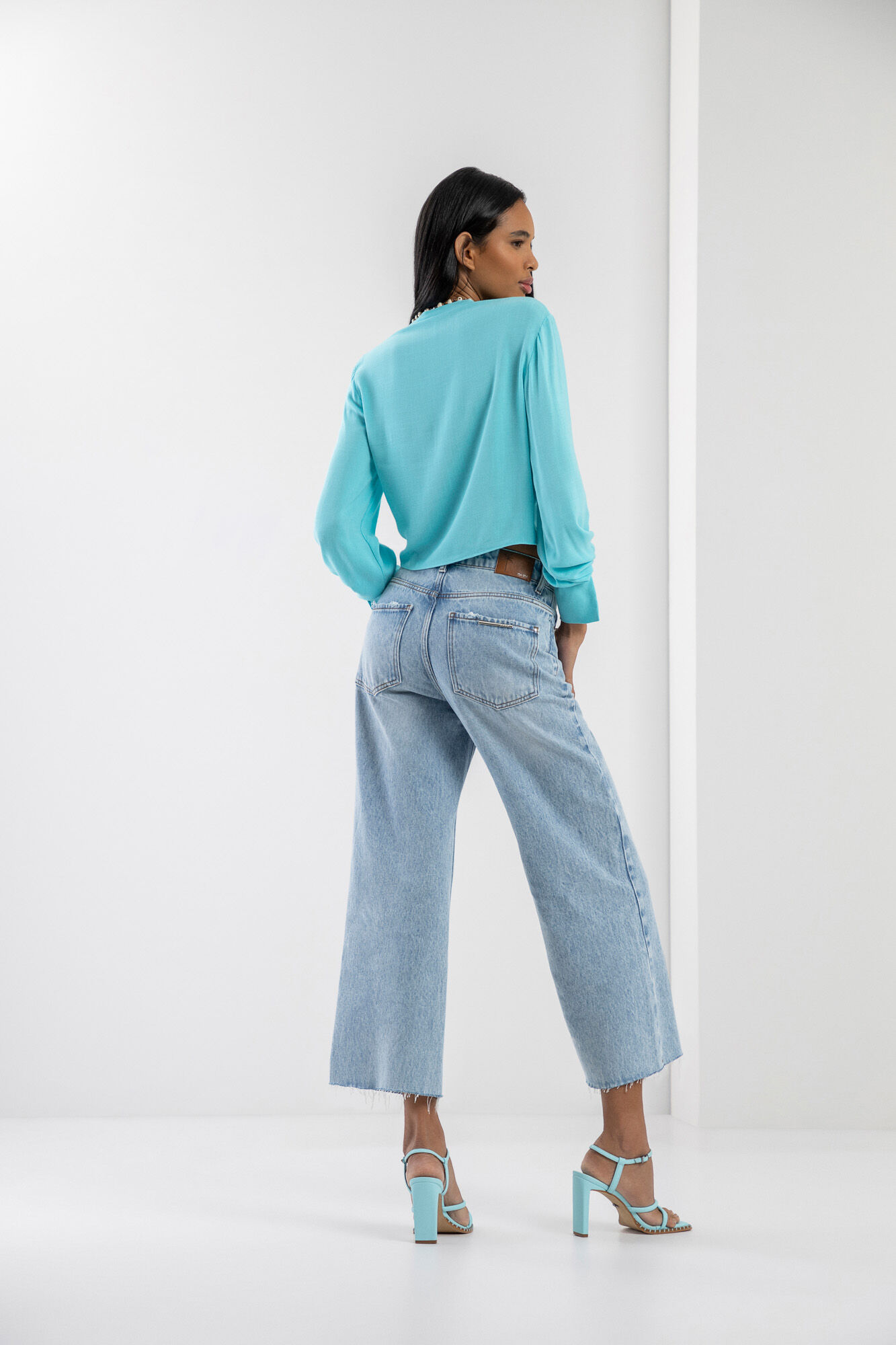 Blusa Manga Longa em Viscose com Bot&otilde;es, , large.