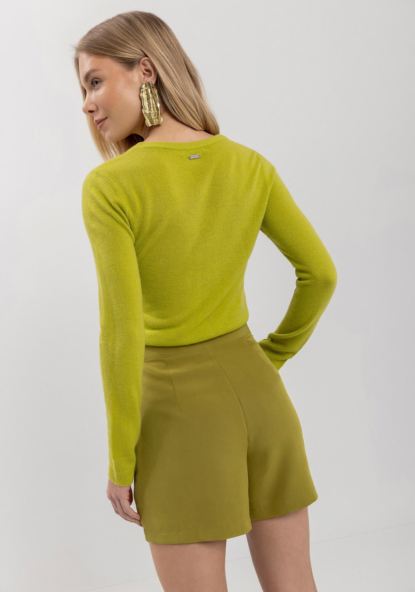 Shorts Curto Em Alfaiataria Com Cintura M&eacute;dia E Bolsos, VERDE NEW SOFT, large.