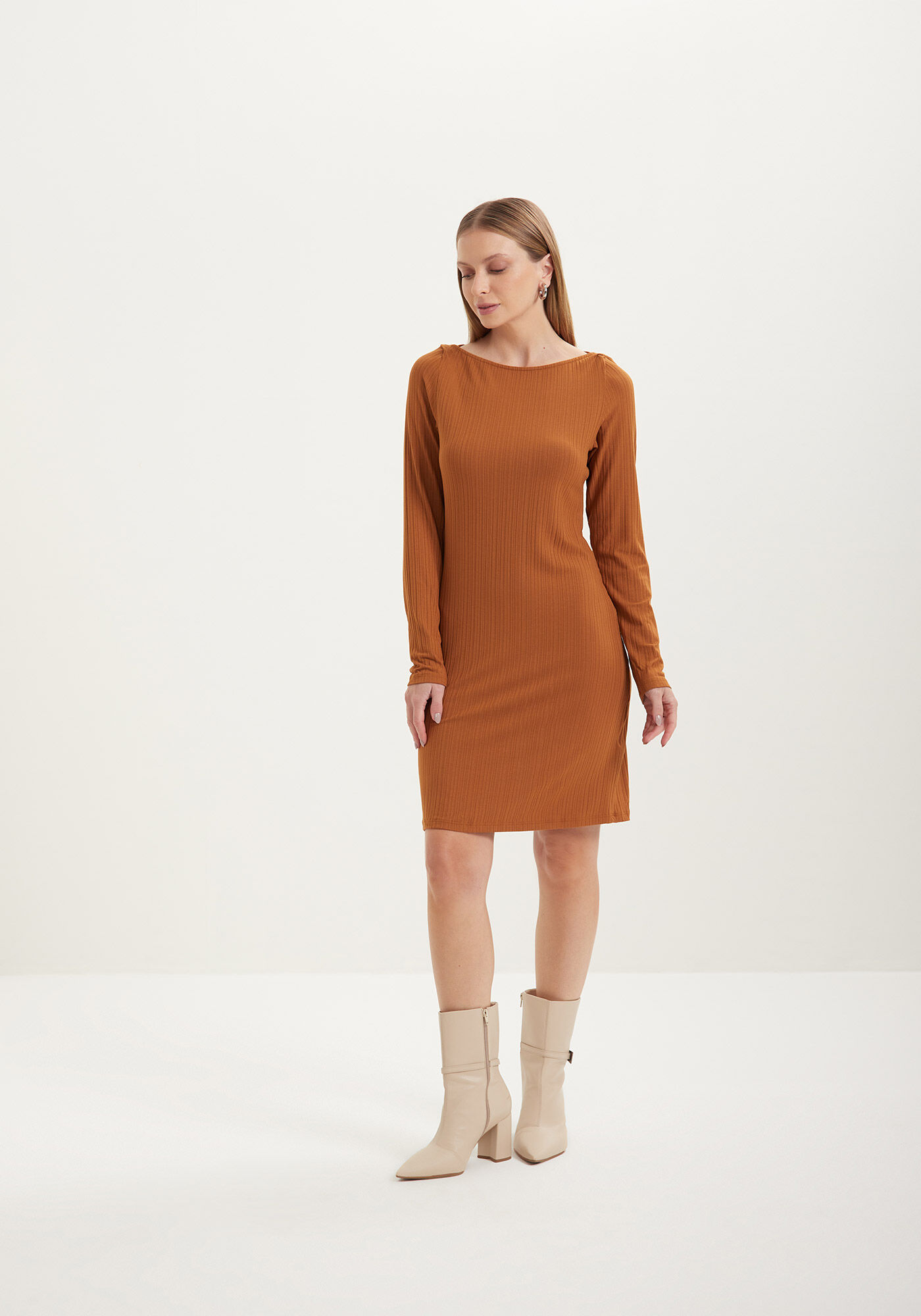 Vestido Curto De Mangas Longas Em Malha Canelada Essential, , large.