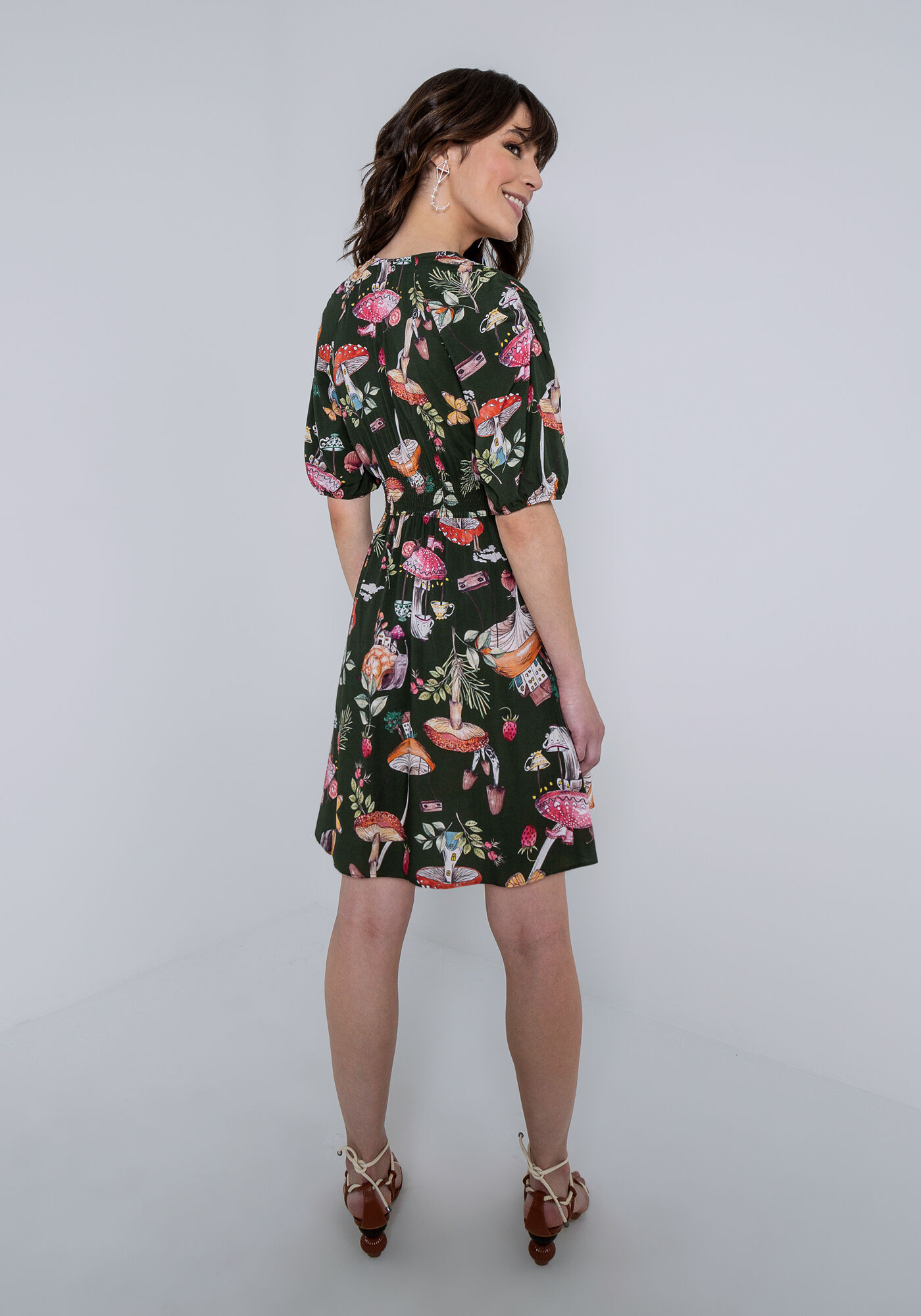 Vestido Curto em Viscose com Bot&otilde;es, , large.