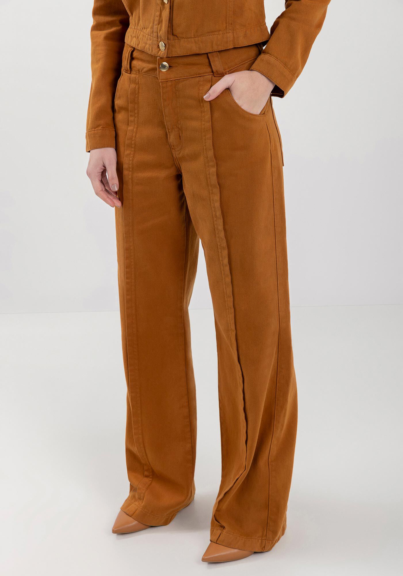 Cal&ccedil;a Wide Leg Em Sarja Com Cintura Alta E Bolsos, MARROM ESPERADO, large.