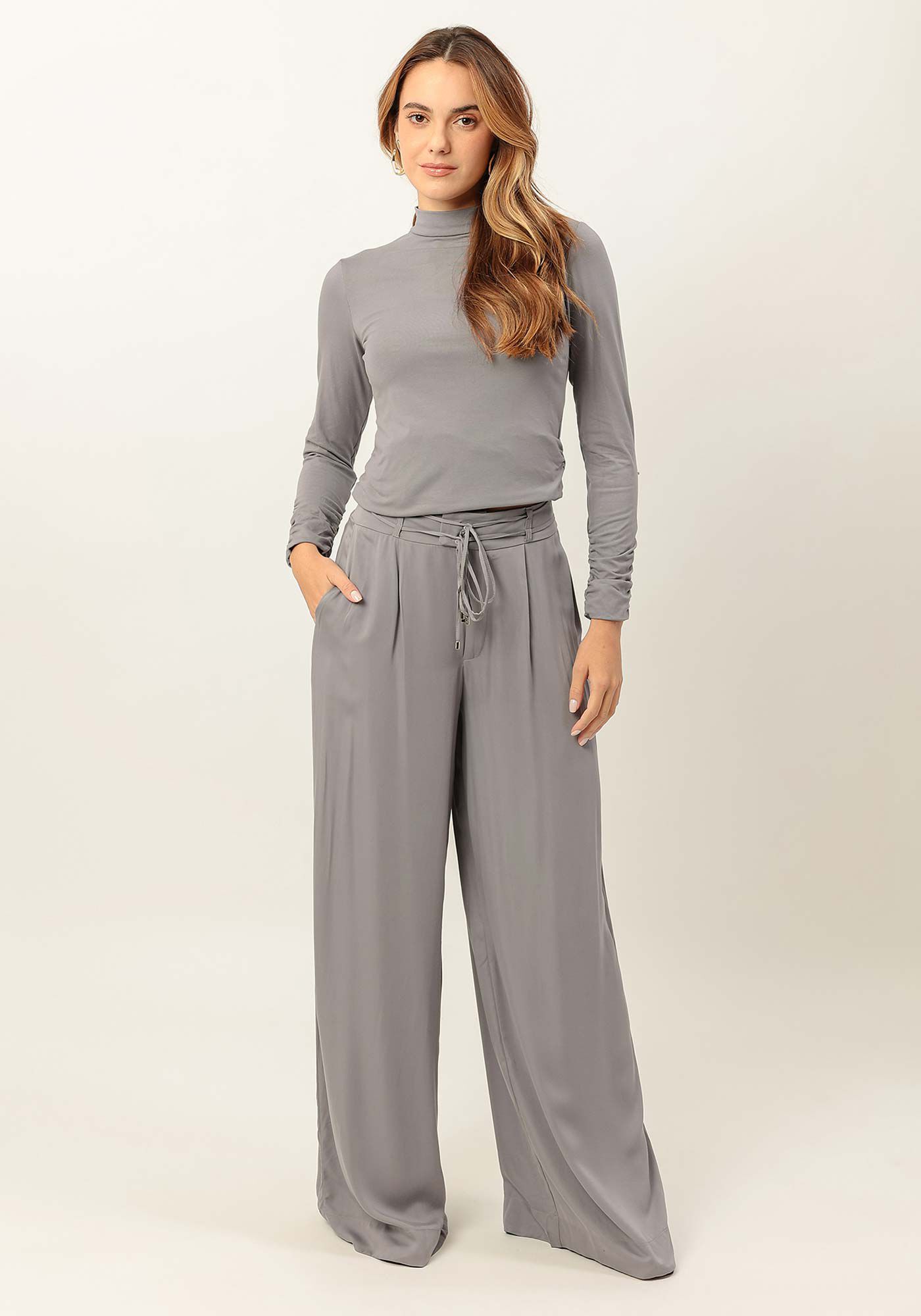 Blusa Manga Longa Franzida com Gola Alta, CINZA LAVANDER BLUSH, large.