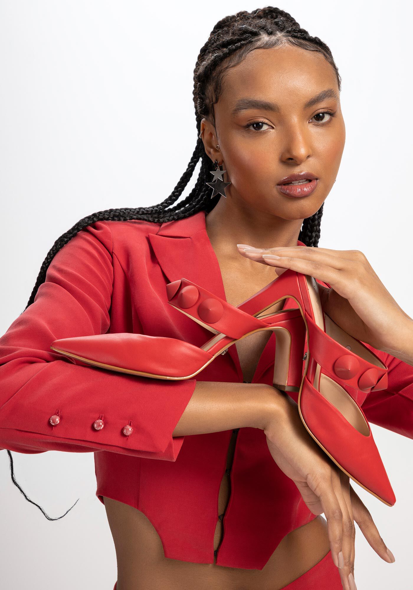 Sand&aacute;lia Mule com Bico Fino e Tachas, VERMELHO SKETCH, large.