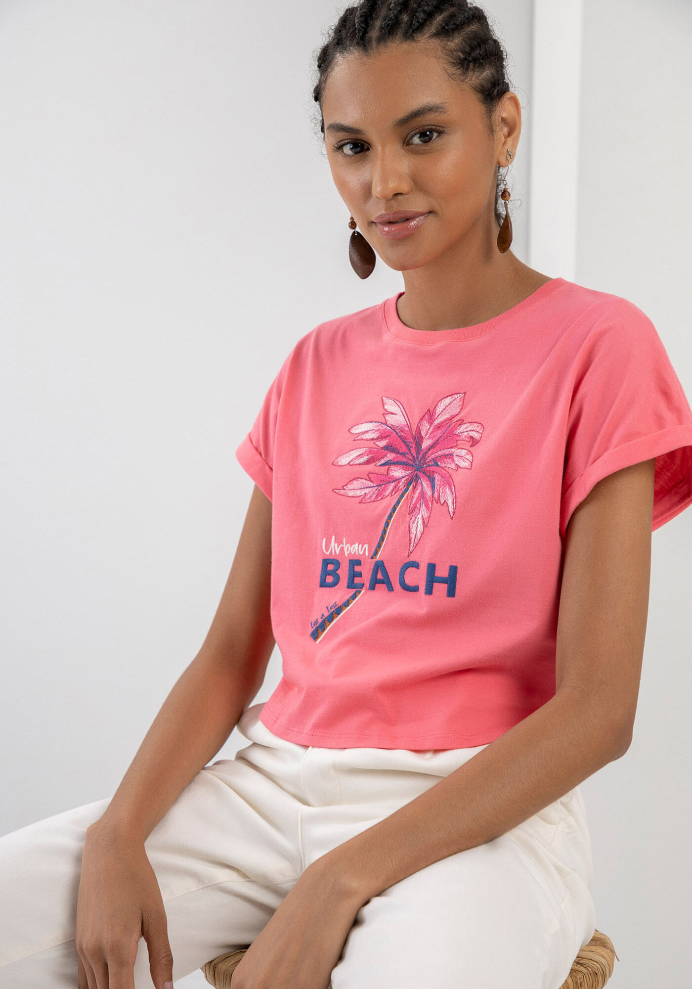 T-shirt Cropped em Malha com Bordado, ROSA PEWTER, large.