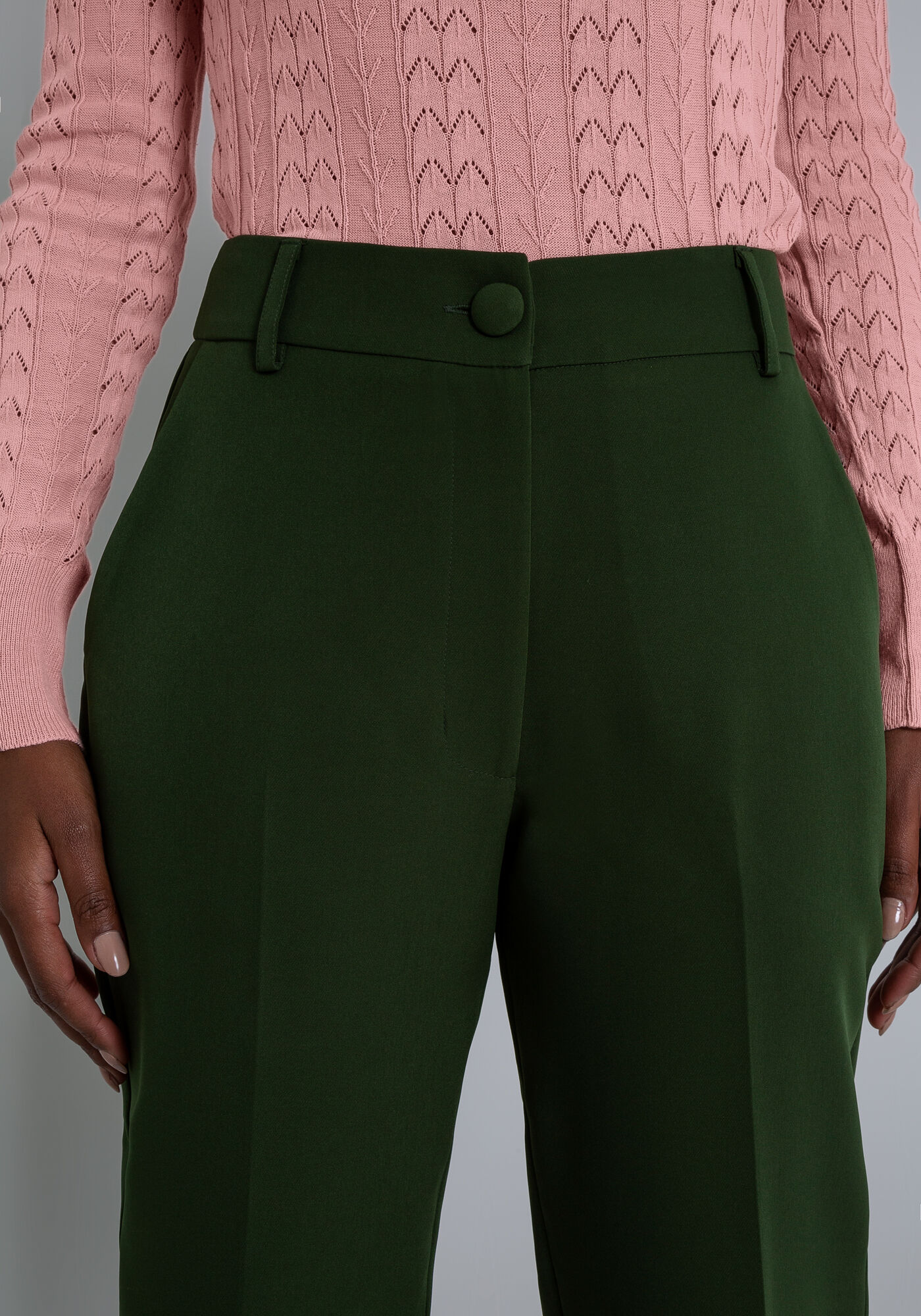 Cal&ccedil;a Carrot em Tecido Petra com Cintura M&eacute;dia, VERDE IMENSIDAO, large.