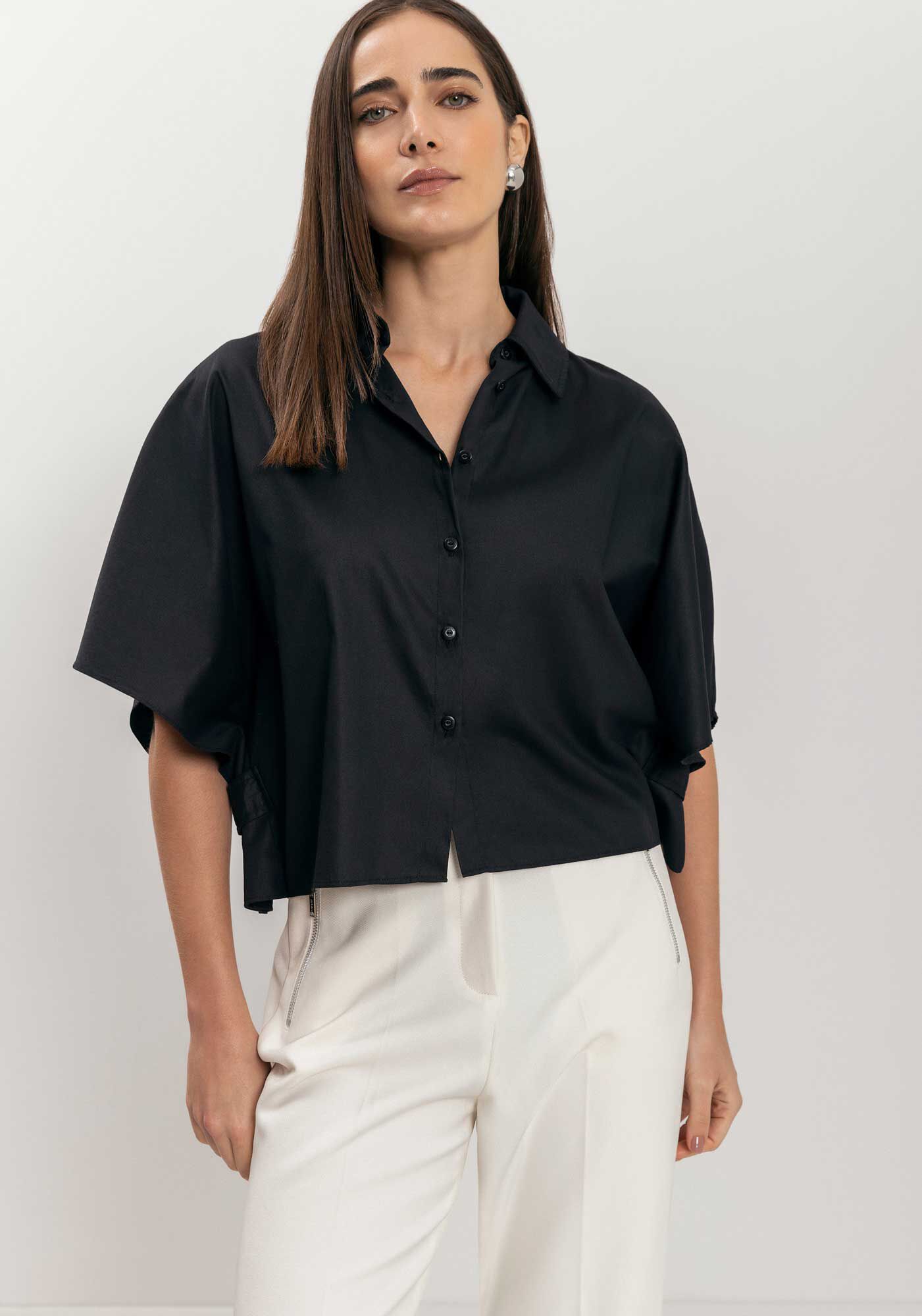 Camisa Curta De Mangas Amplas Com Bot&otilde;es Em Tafet&aacute;, , large.