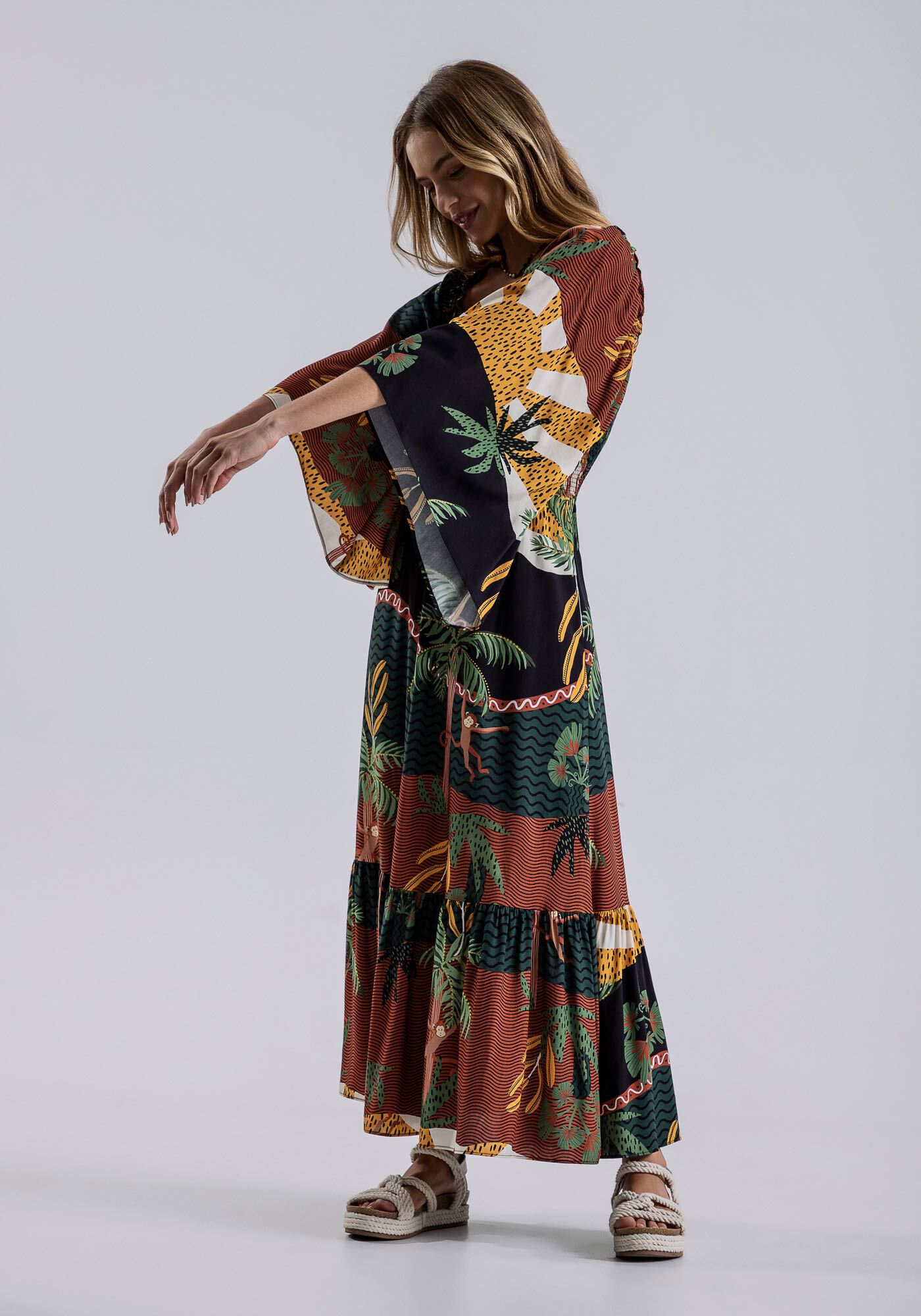 Vestido Midi Amplo com Manga 3/4 Flutuante, TRILHA, large.