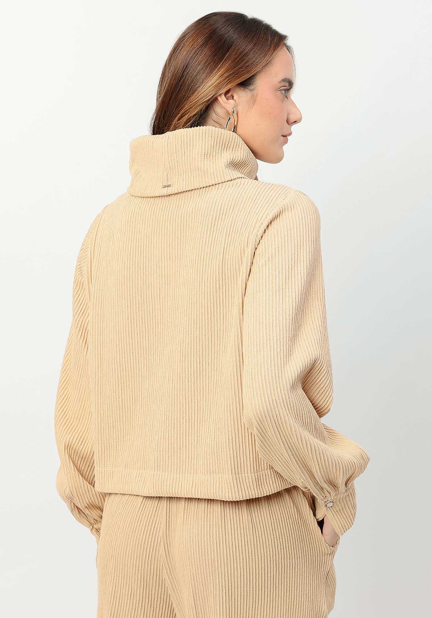 Blus&atilde;o Manga Longa Bufante com M&aacute;xi Gola Alta, , large.