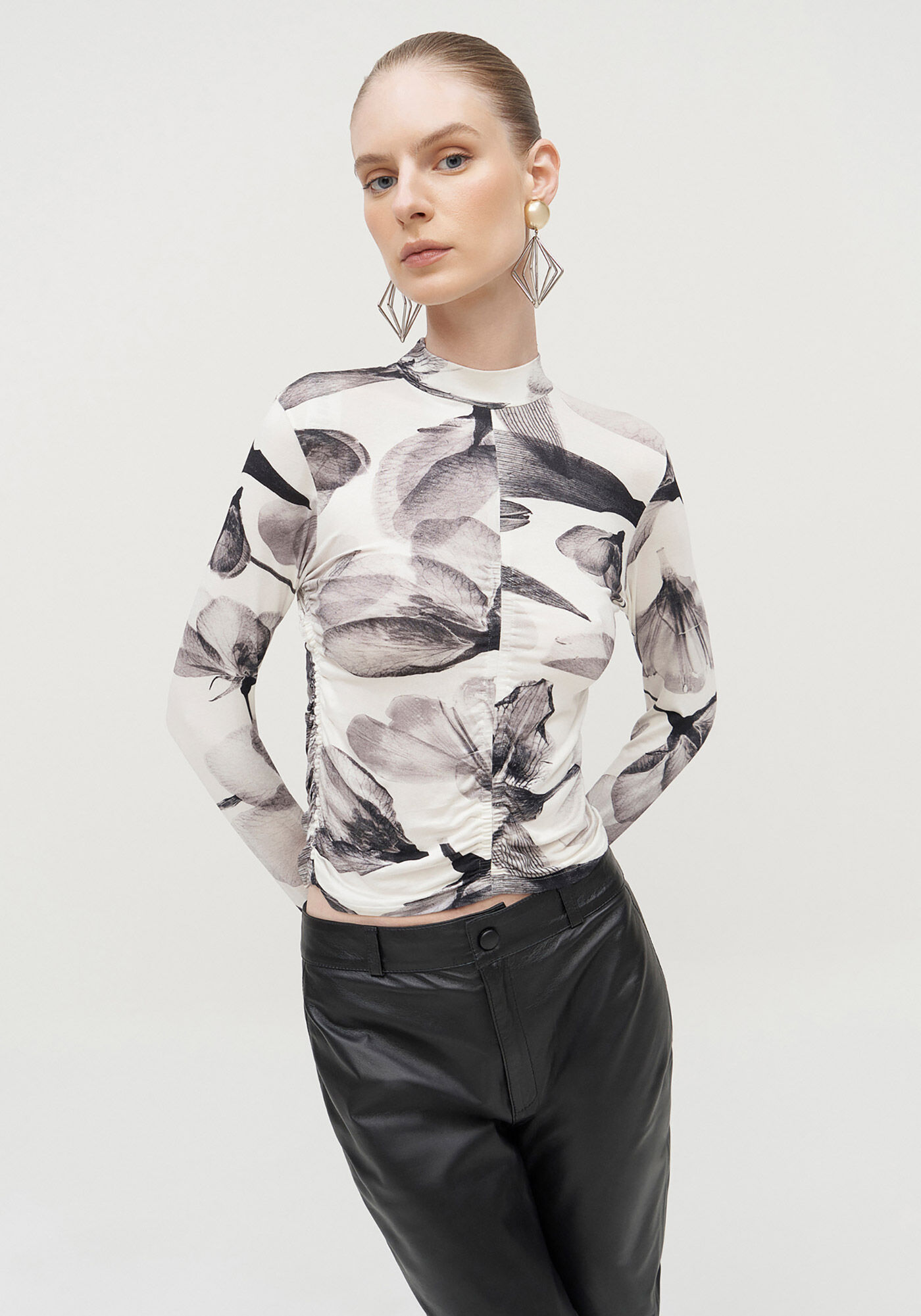 Blusa Manga Longa Estampada com Franzido, , large.