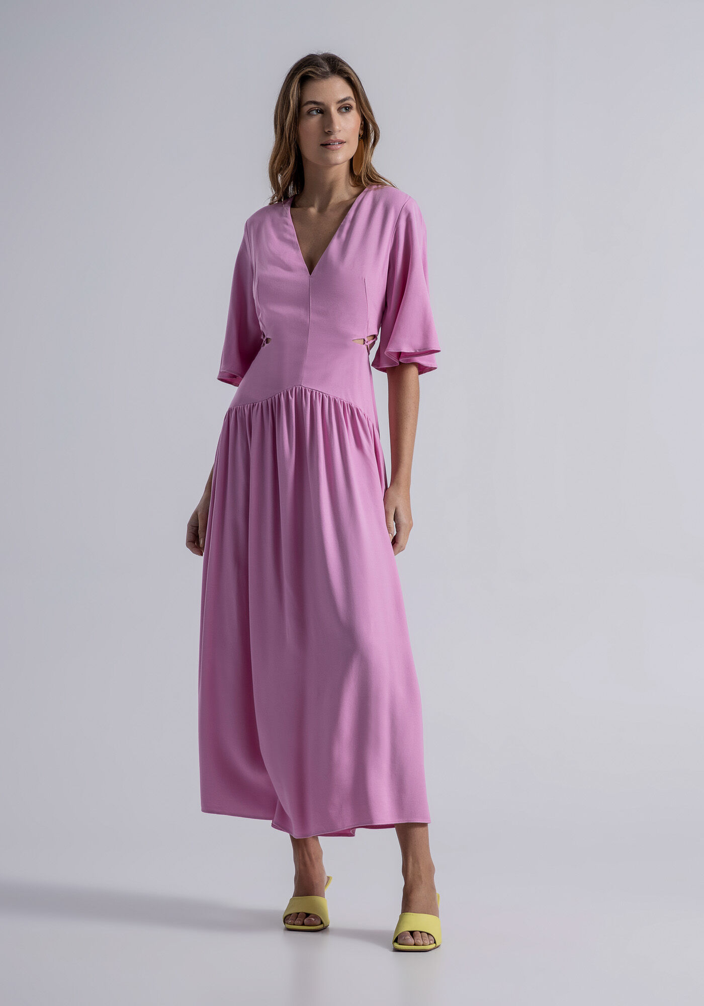 Vestido Midi em Viscose com Cut Out Amarra&ccedil;&atilde;o, , large.