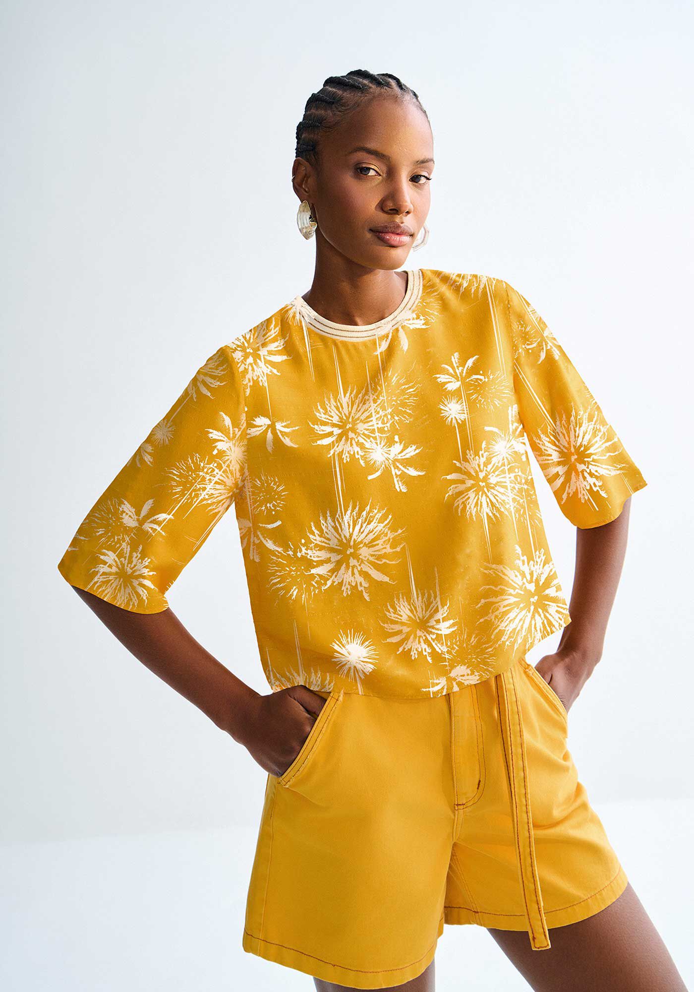 Blusa Estampada em Viscose com Lurex, DATE PALMS AMARELO, large.