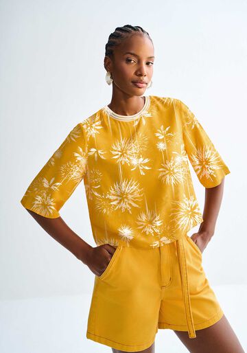 Blusa Estampada em Viscose com Lurex, DATE PALMS AMARELO. Blusa Estampada em Viscose com Lurex, DATE PALMS AMARELO, large.