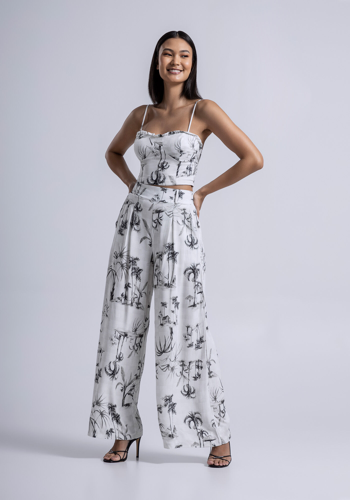 Cal&ccedil;a Pantalona em Viscose com Pregas, , large.