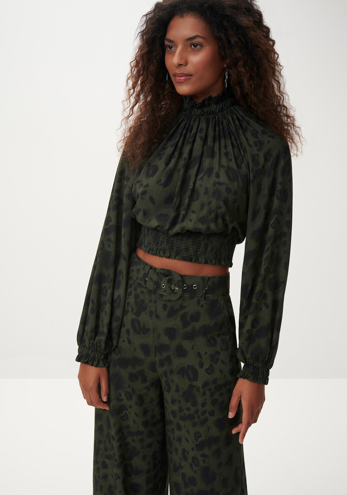 Blusa Manga Longa Franzida com Gola Alta, , large.