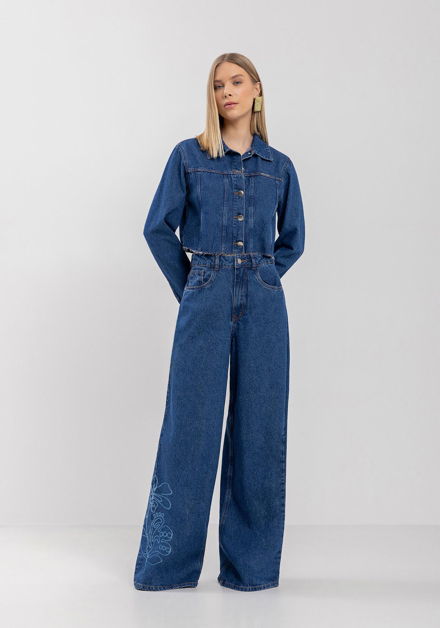 Cal&ccedil;a Super Wide Leg Jeans Com Bordado E Cintura Alta, , large.