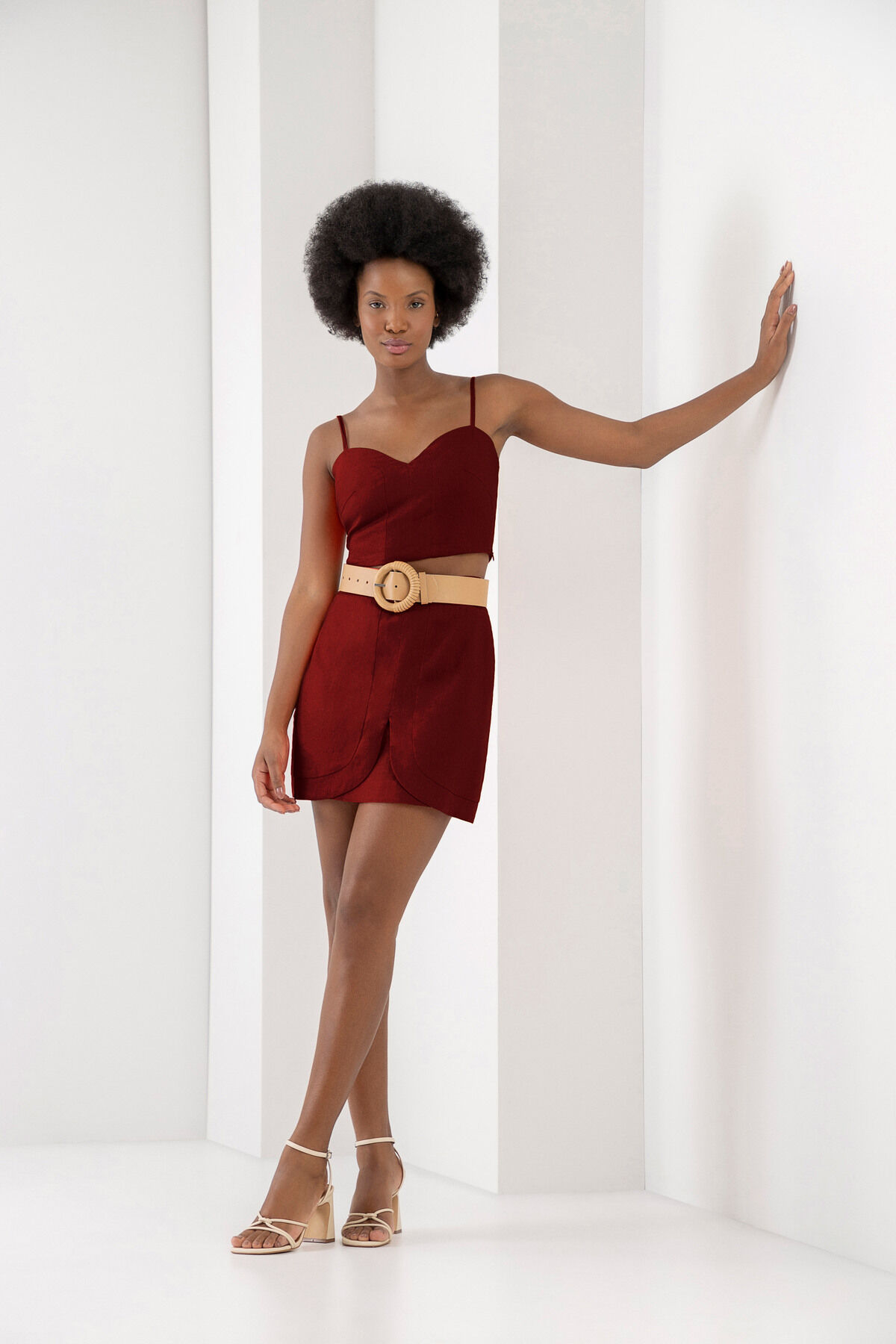 Blusa Cropped em Linho com Decote Cora&ccedil;&atilde;o, , large.