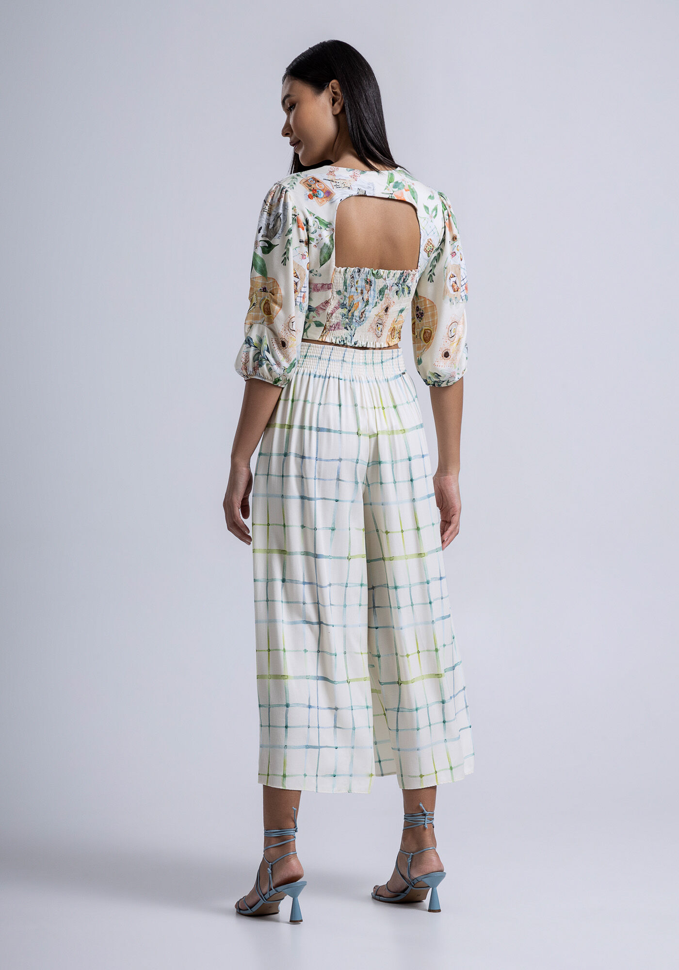 Blusa Manga Bufante em Crepe com Recorte Costas, , large.