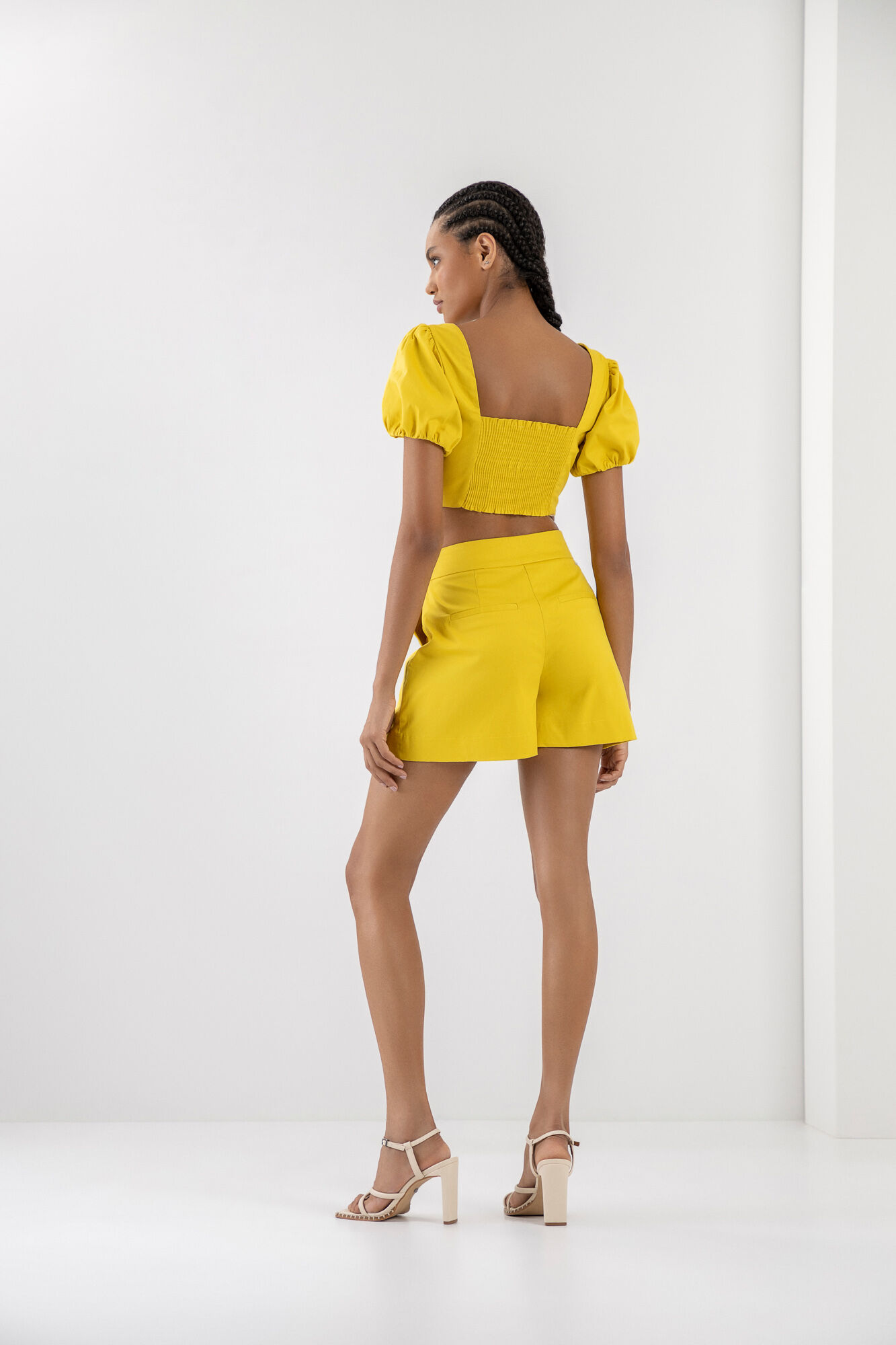 Short cetim cintura best sale alta
