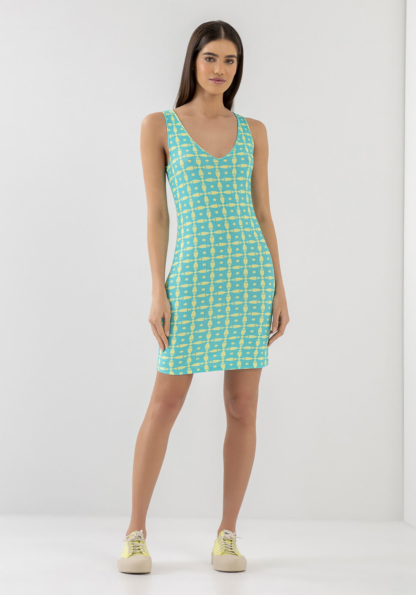 Vestido justo 2025 estampado curto