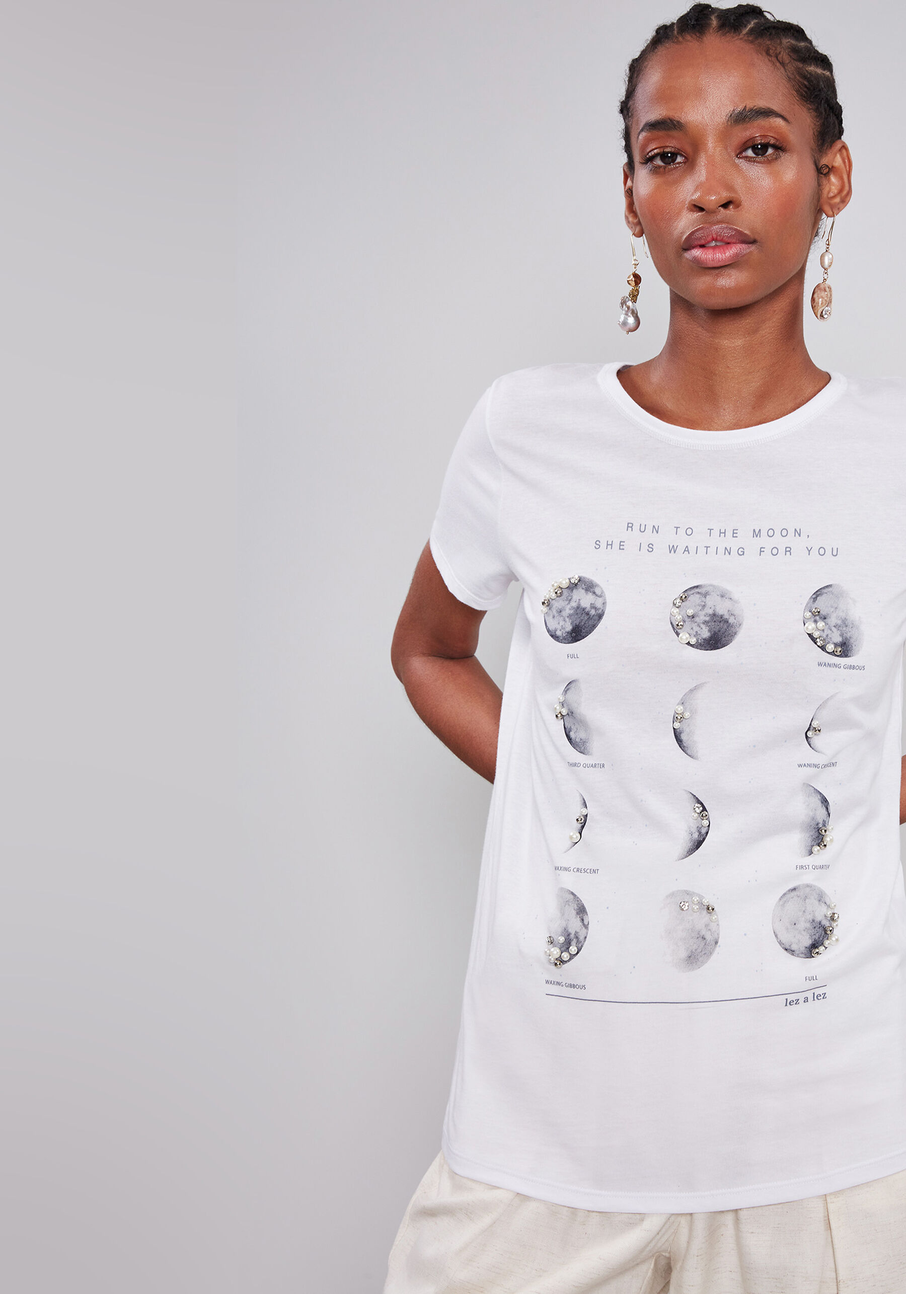 Blusa Estampa e Pérolas, BRANCO. Blusa Estampa e Pérolas, BRANCO, large.