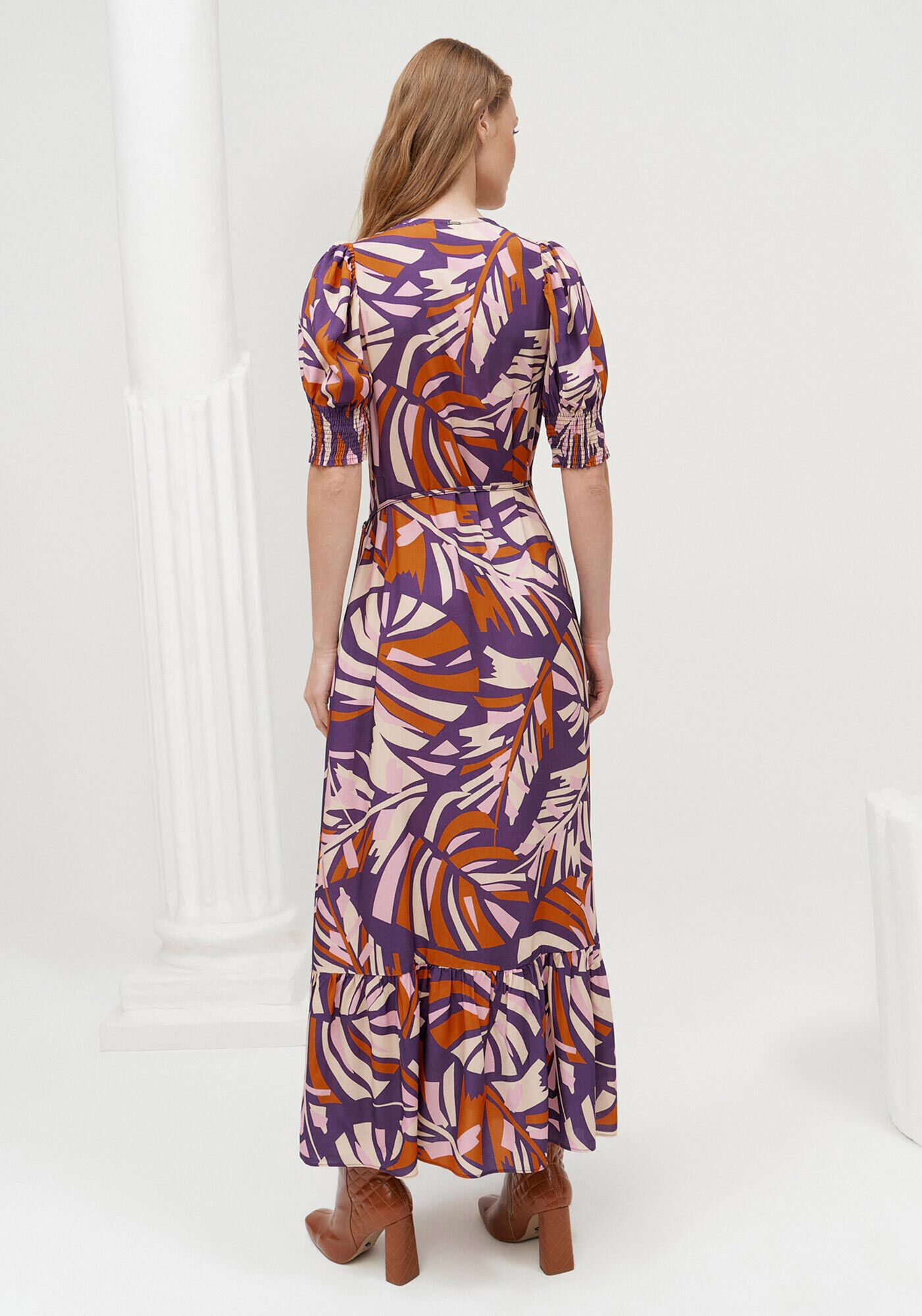 Vestido Midi Transpassado em Viscose Estampado, PURPLE FOREST, large.