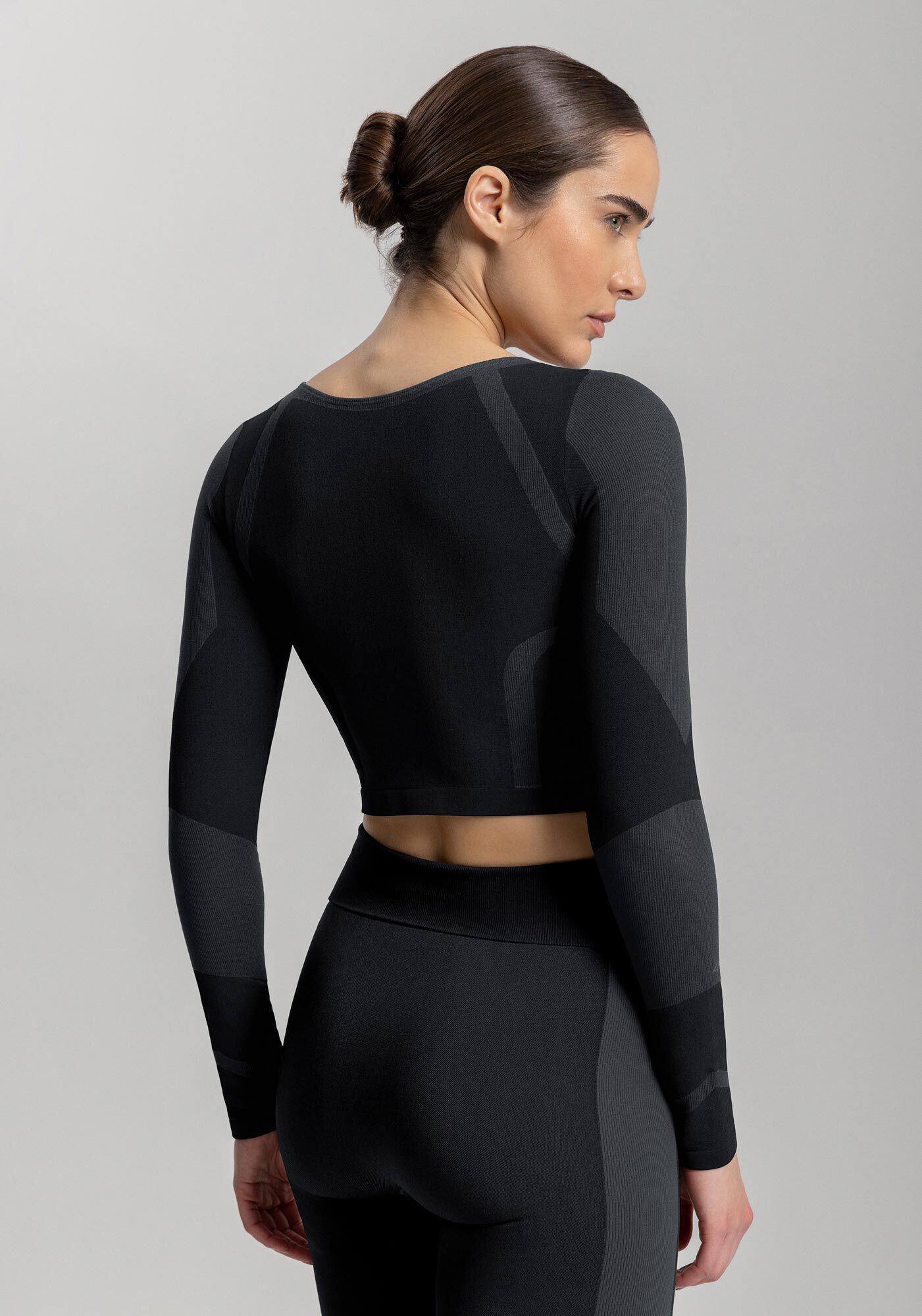 Blusa Cropped De Mangas Longas Em Malha Seamless Move, PRETO, large.