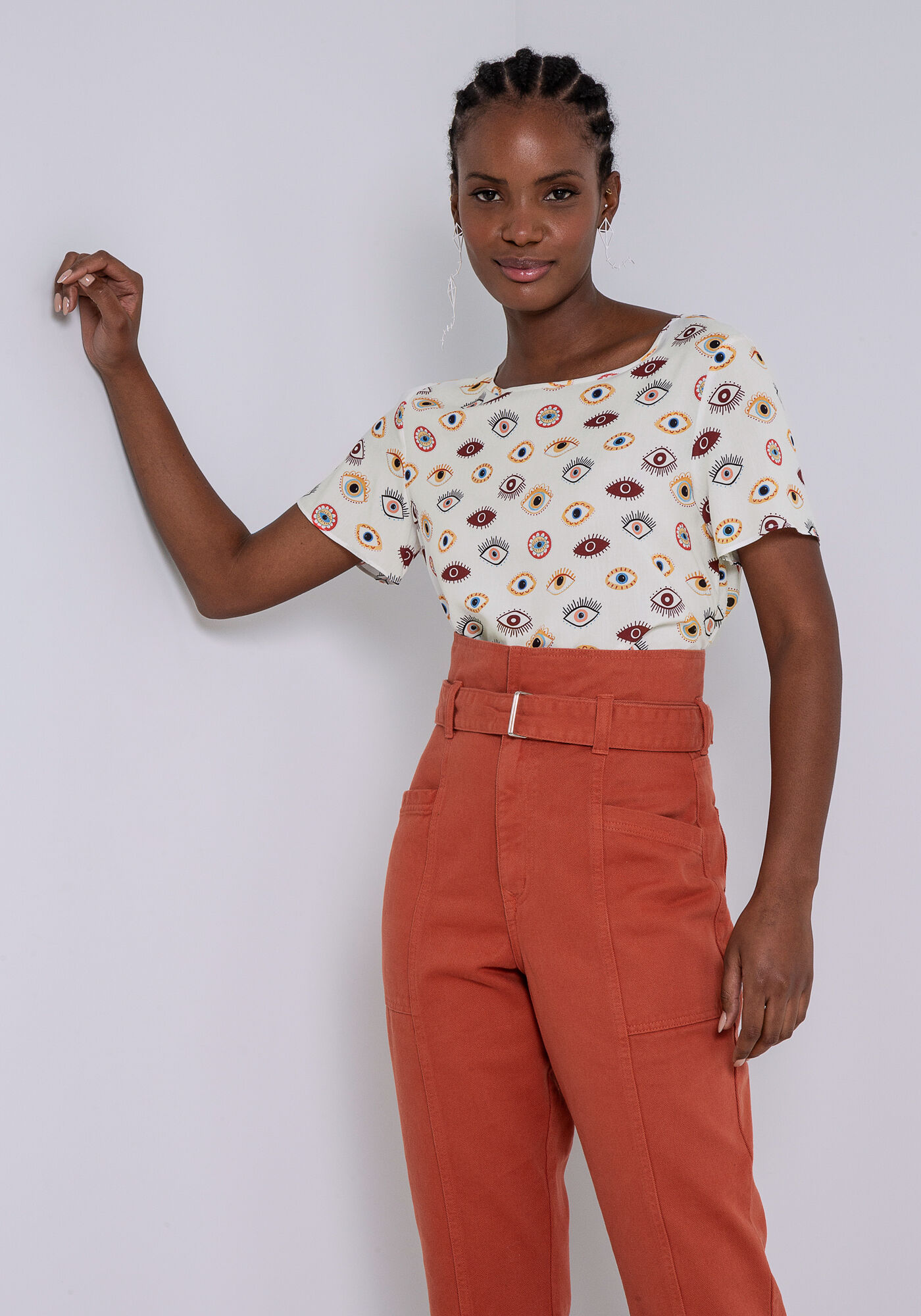 Blusa Manga Curta em Viscose Estampada, OLHARES, large.