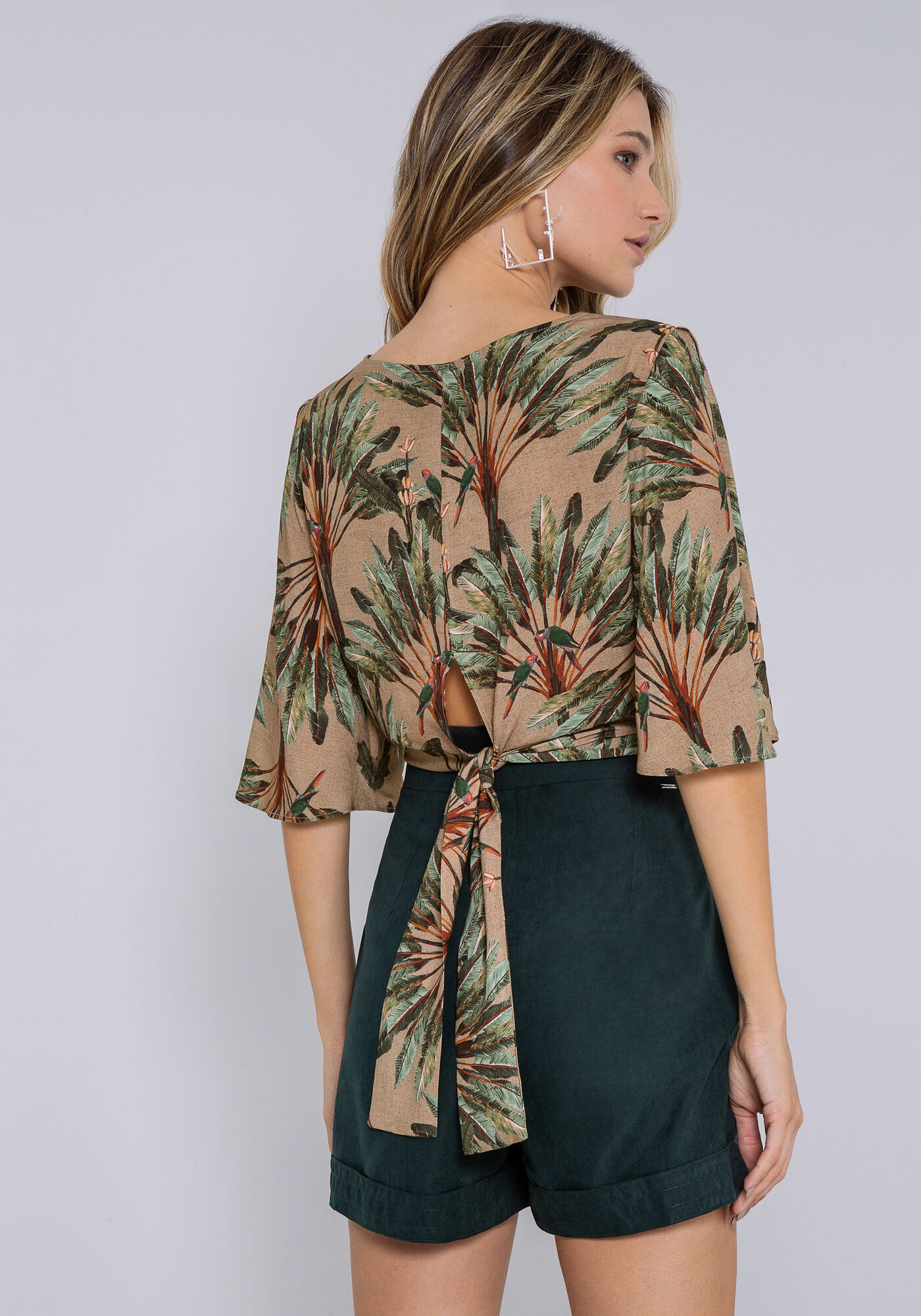 Blusa Manga 3/4 em Viscose com La&ccedil;o Costas, RECANTO, large.