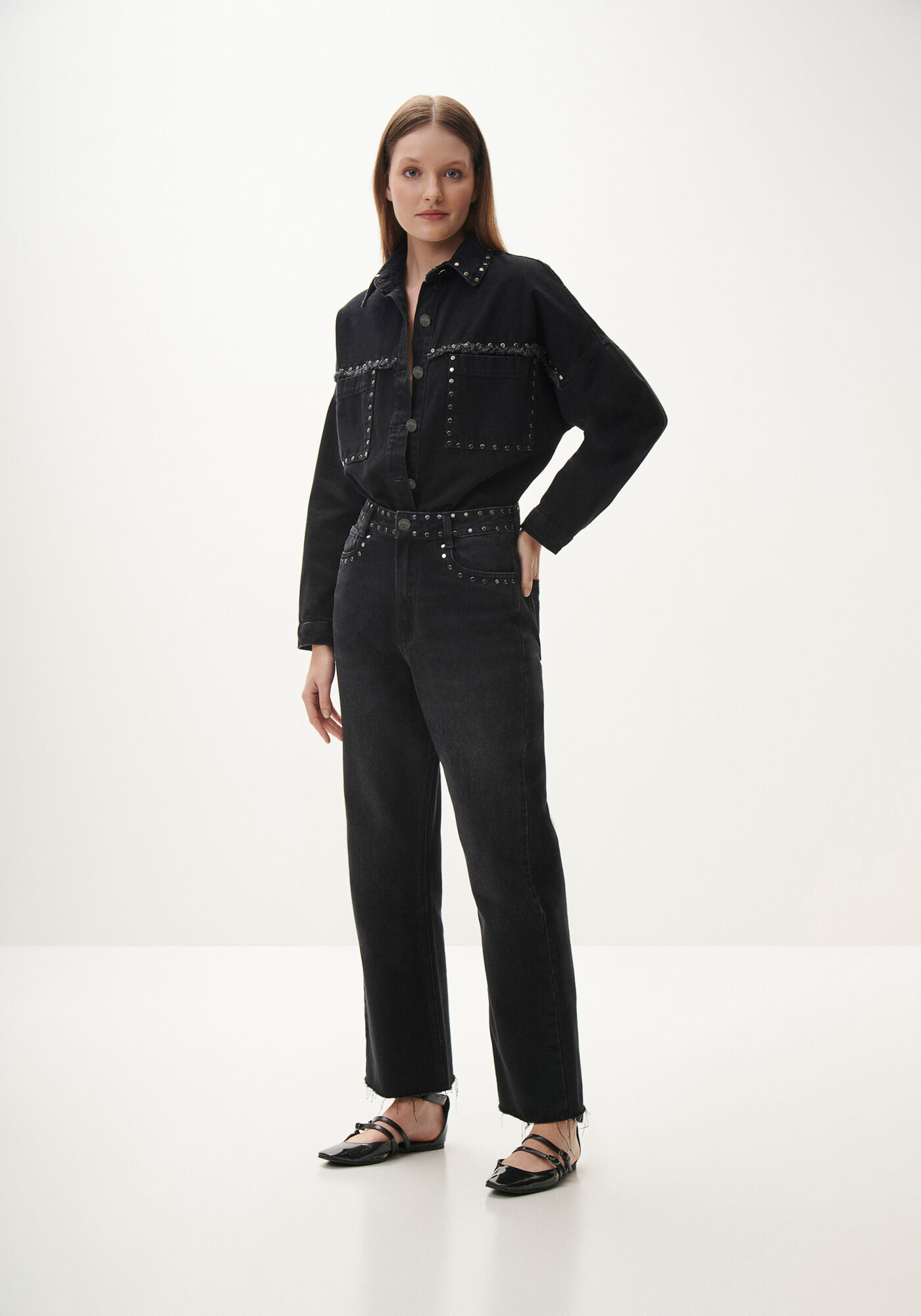 Cal&ccedil;a Jeans Reta Preta Estonada com Tachas, PRETO REATIVO, large.