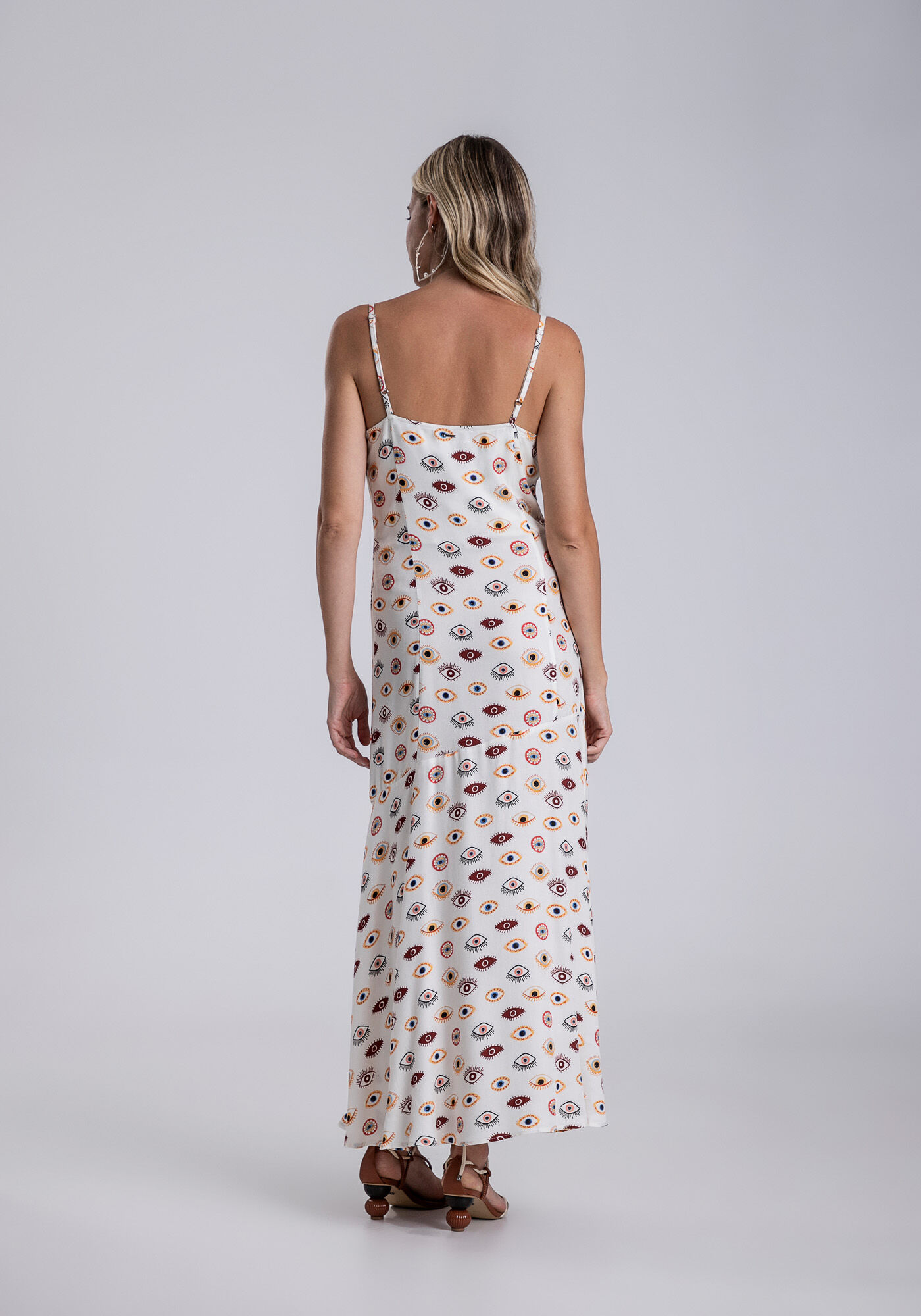 Vestido com Al&ccedil;as Midi em Viscose Estampado, OLHARES, large.