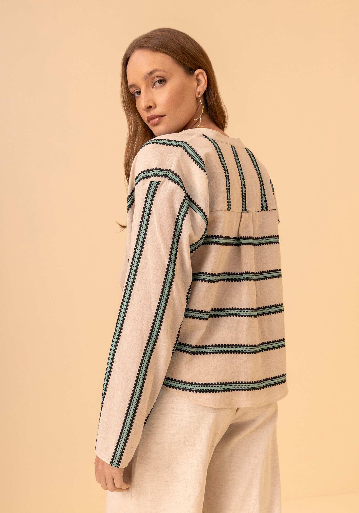 Camisa De Mangas Longas Com Gola Padre E N&oacute; Na Barra, VERDE SABEDORIA, large.