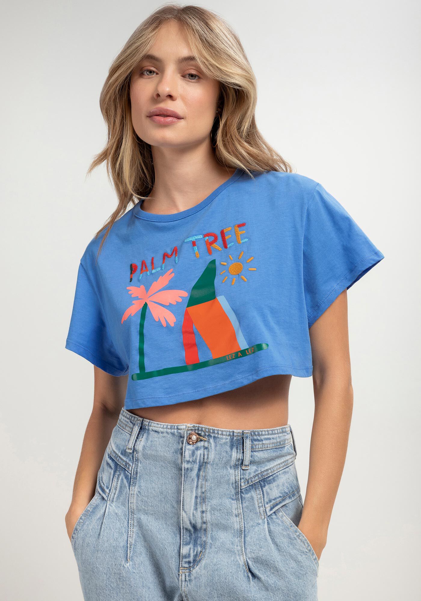 T-shirt Cropped em Malha Dupla com Bordado, , large.